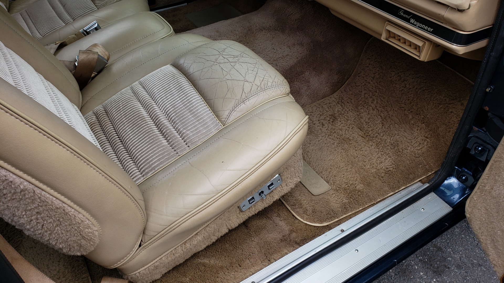 Used 1989 Jeep GRAND WAGONEER 4x4 / 5.9L V8 / 3-SPEED AUTO / PIONEER STEREO for sale Sold at Formula Imports in Charlotte NC 28227 56