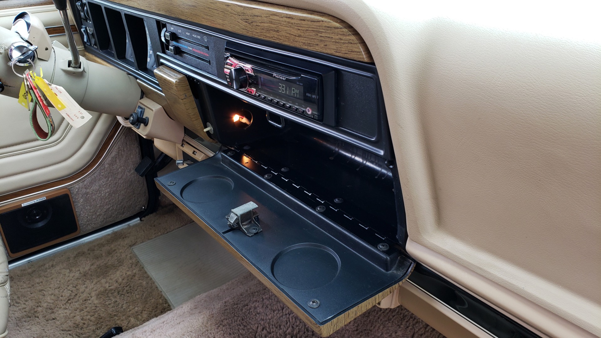 Used 1989 Jeep GRAND WAGONEER 4x4 / 5.9L V8 / 3-SPEED AUTO / PIONEER STEREO for sale Sold at Formula Imports in Charlotte NC 28227 60