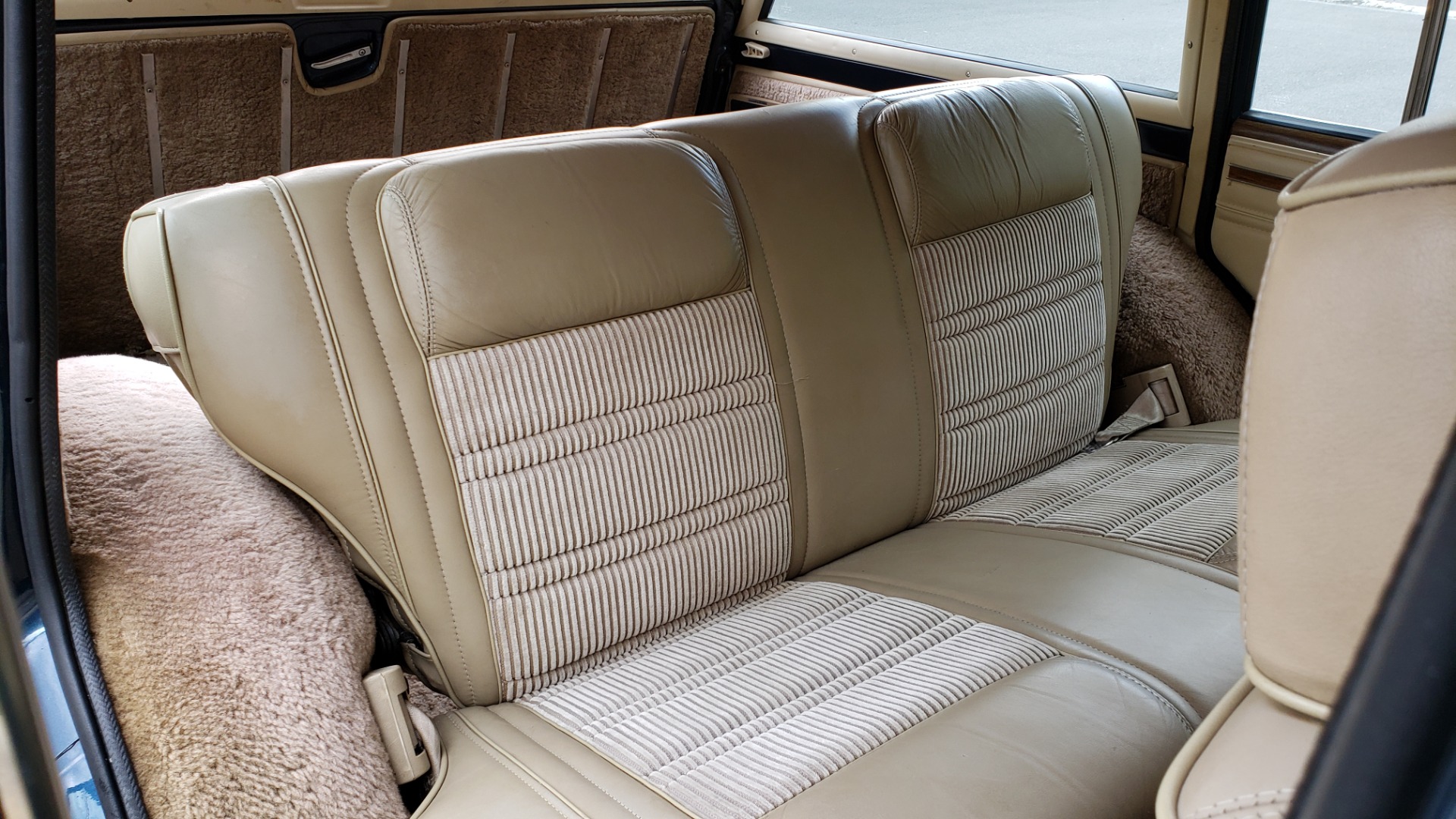 Used 1989 Jeep GRAND WAGONEER 4x4 / 5.9L V8 / 3-SPEED AUTO / PIONEER STEREO for sale Sold at Formula Imports in Charlotte NC 28227 66