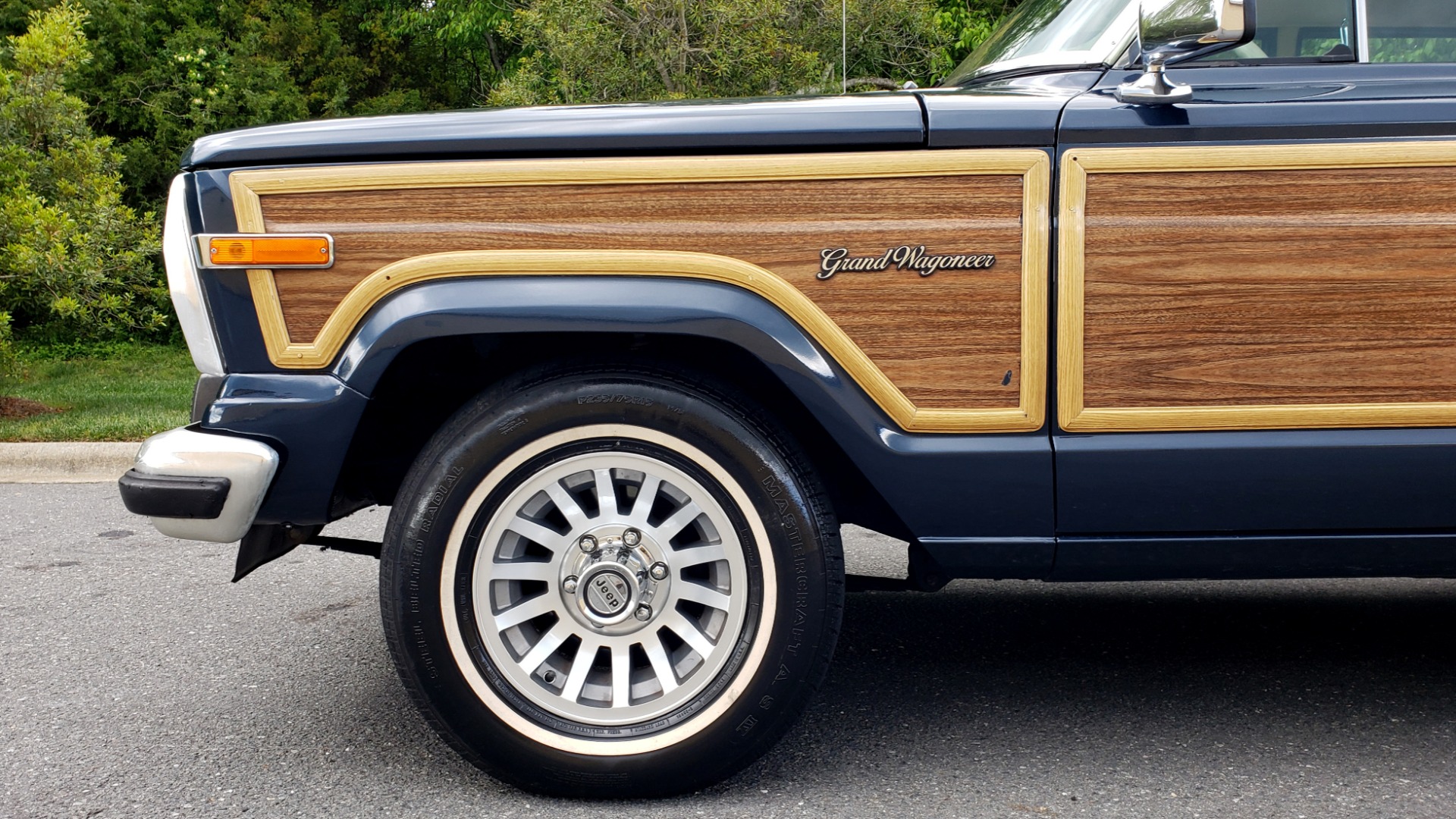 Used 1989 Jeep GRAND WAGONEER 4x4 / 5.9L V8 / 3-SPEED AUTO / PIONEER STEREO for sale Sold at Formula Imports in Charlotte NC 28227 76