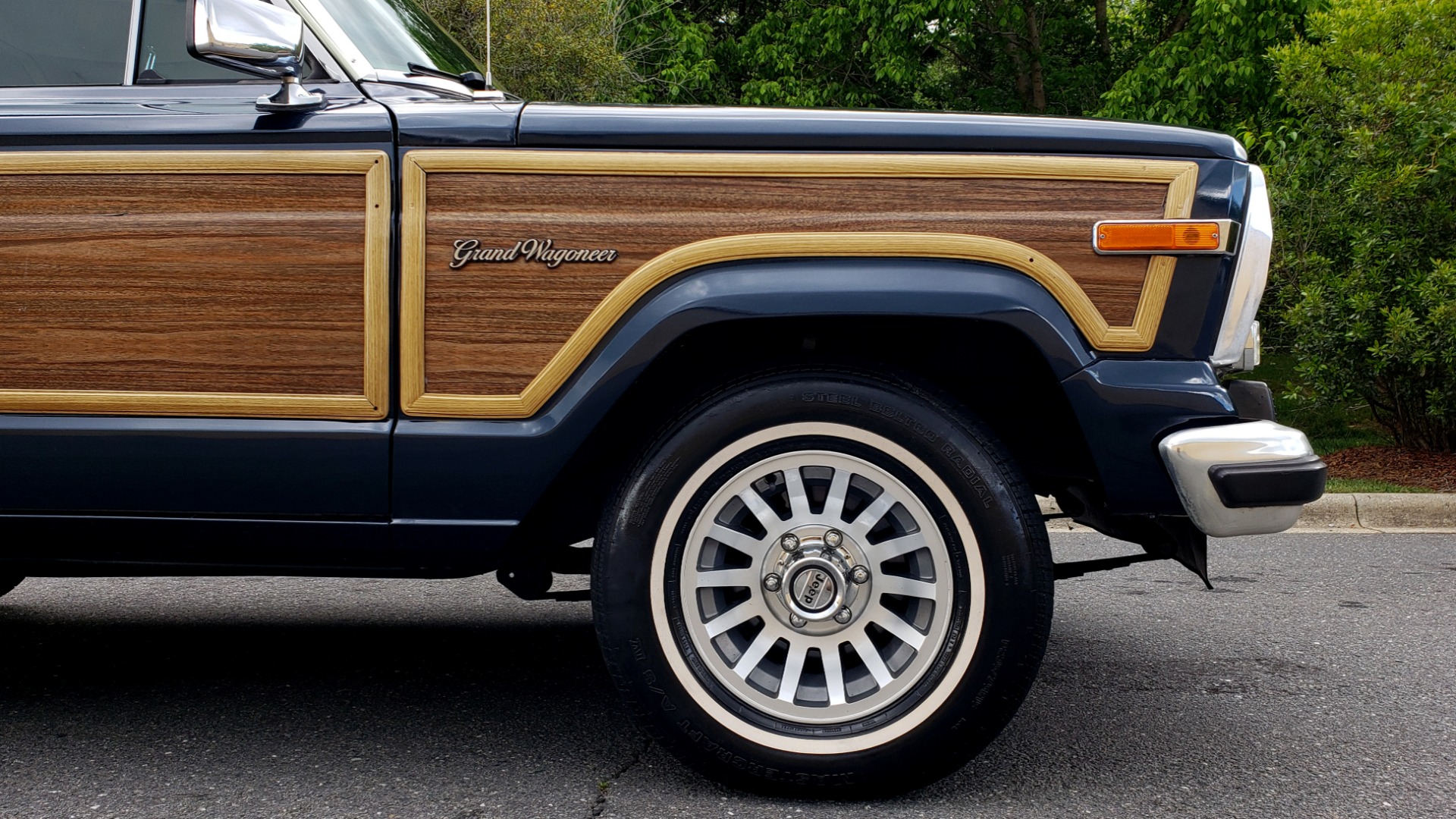 Used 1989 Jeep GRAND WAGONEER 4x4 / 5.9L V8 / 3-SPEED AUTO / PIONEER STEREO for sale Sold at Formula Imports in Charlotte NC 28227 79