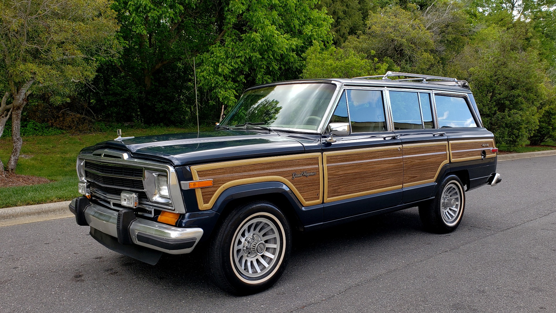 Used 1989 Jeep GRAND WAGONEER 4x4 / 5.9L V8 / 3-SPEED AUTO / PIONEER STEREO for sale Sold at Formula Imports in Charlotte NC 28227 1
