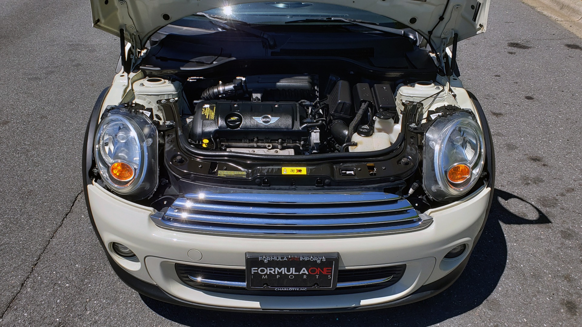 Used 2012 MINI COOPER HARDTOP 6-SPEED MANUAL / VERY CLEAN / 37 MPG for sale Sold at Formula Imports in Charlotte NC 28227 12