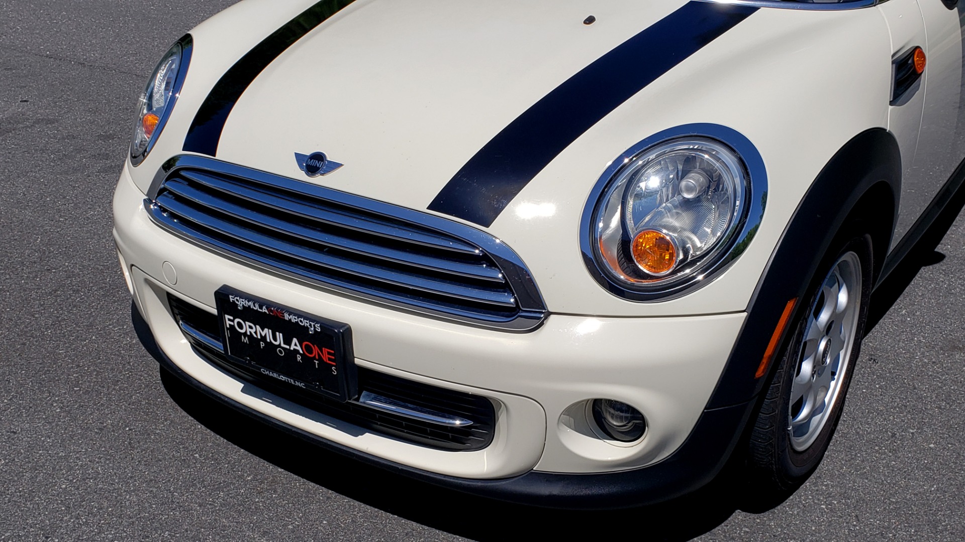 Used 2012 MINI COOPER HARDTOP 6-SPEED MANUAL / VERY CLEAN / 37 MPG for sale Sold at Formula Imports in Charlotte NC 28227 27