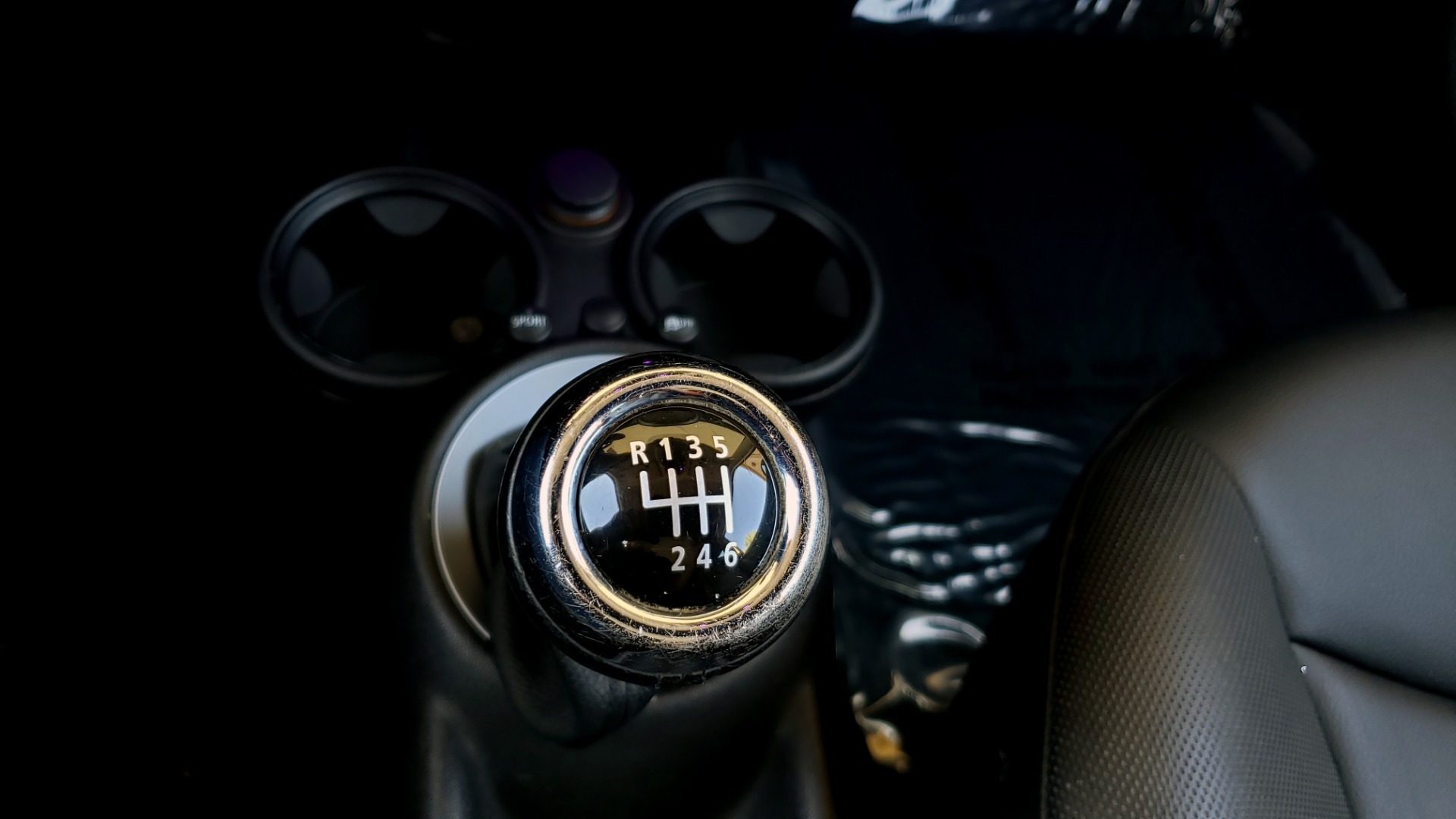 Used 2012 MINI COOPER HARDTOP 6-SPEED MANUAL / VERY CLEAN / 37 MPG for sale Sold at Formula Imports in Charlotte NC 28227 44