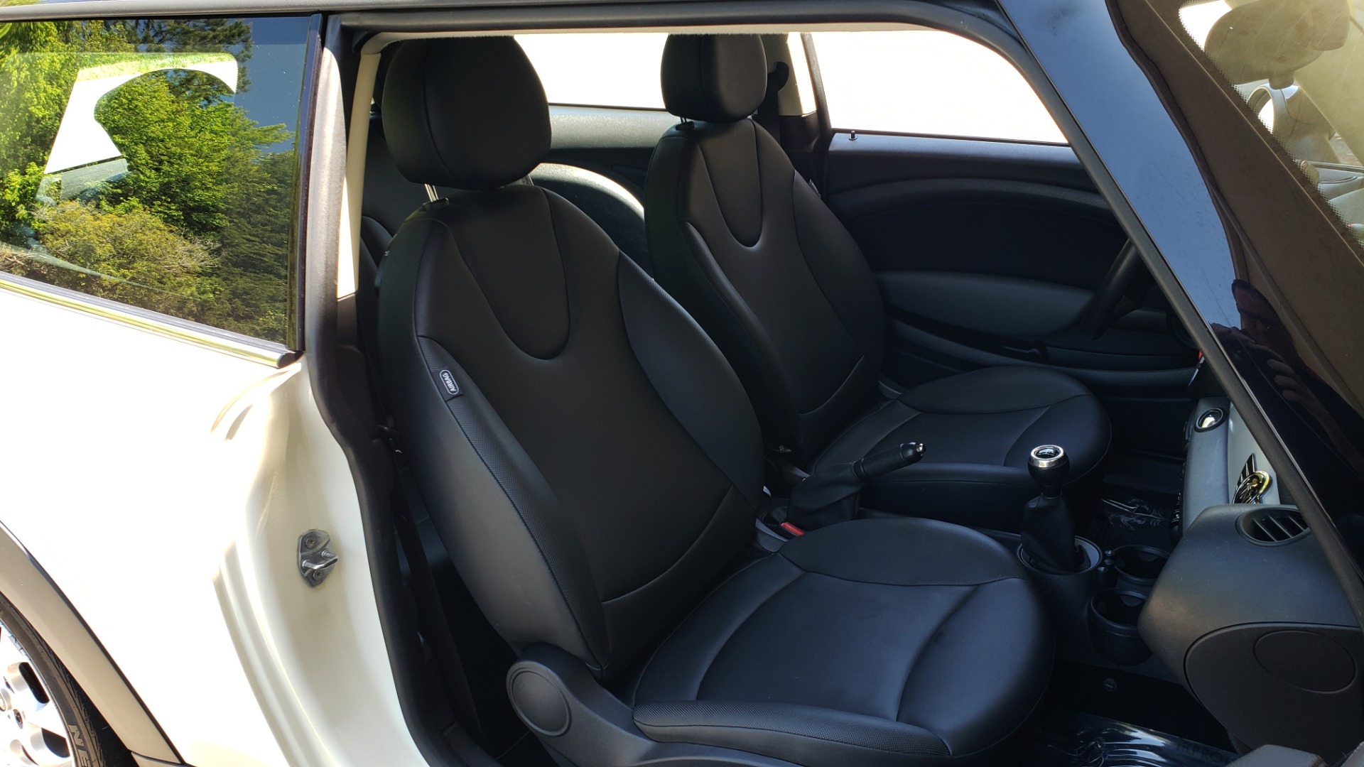 Used 2012 MINI COOPER HARDTOP 6-SPEED MANUAL / VERY CLEAN / 37 MPG for sale Sold at Formula Imports in Charlotte NC 28227 61