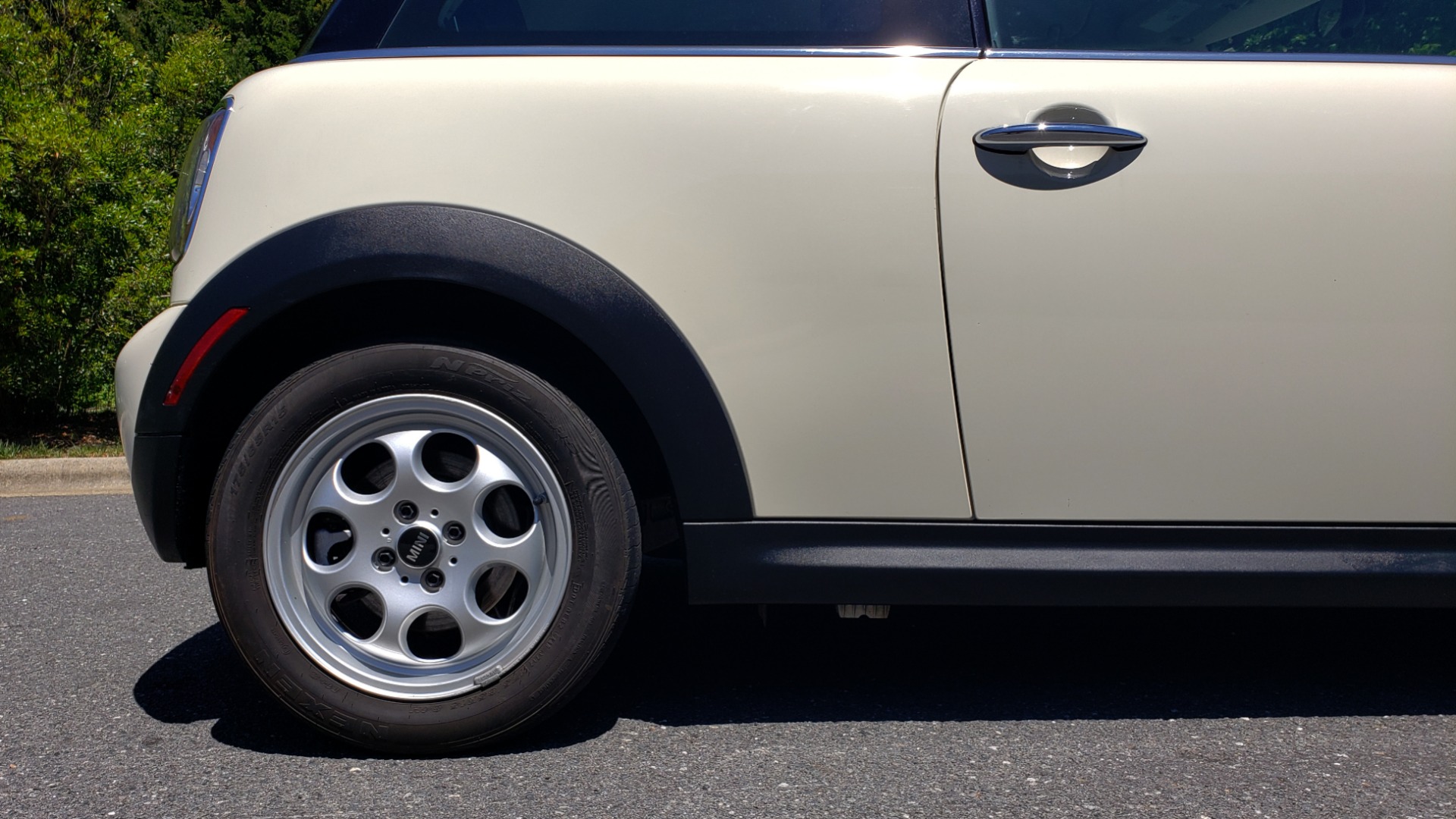 Used 2012 MINI COOPER HARDTOP 6-SPEED MANUAL / VERY CLEAN / 37 MPG for sale Sold at Formula Imports in Charlotte NC 28227 65