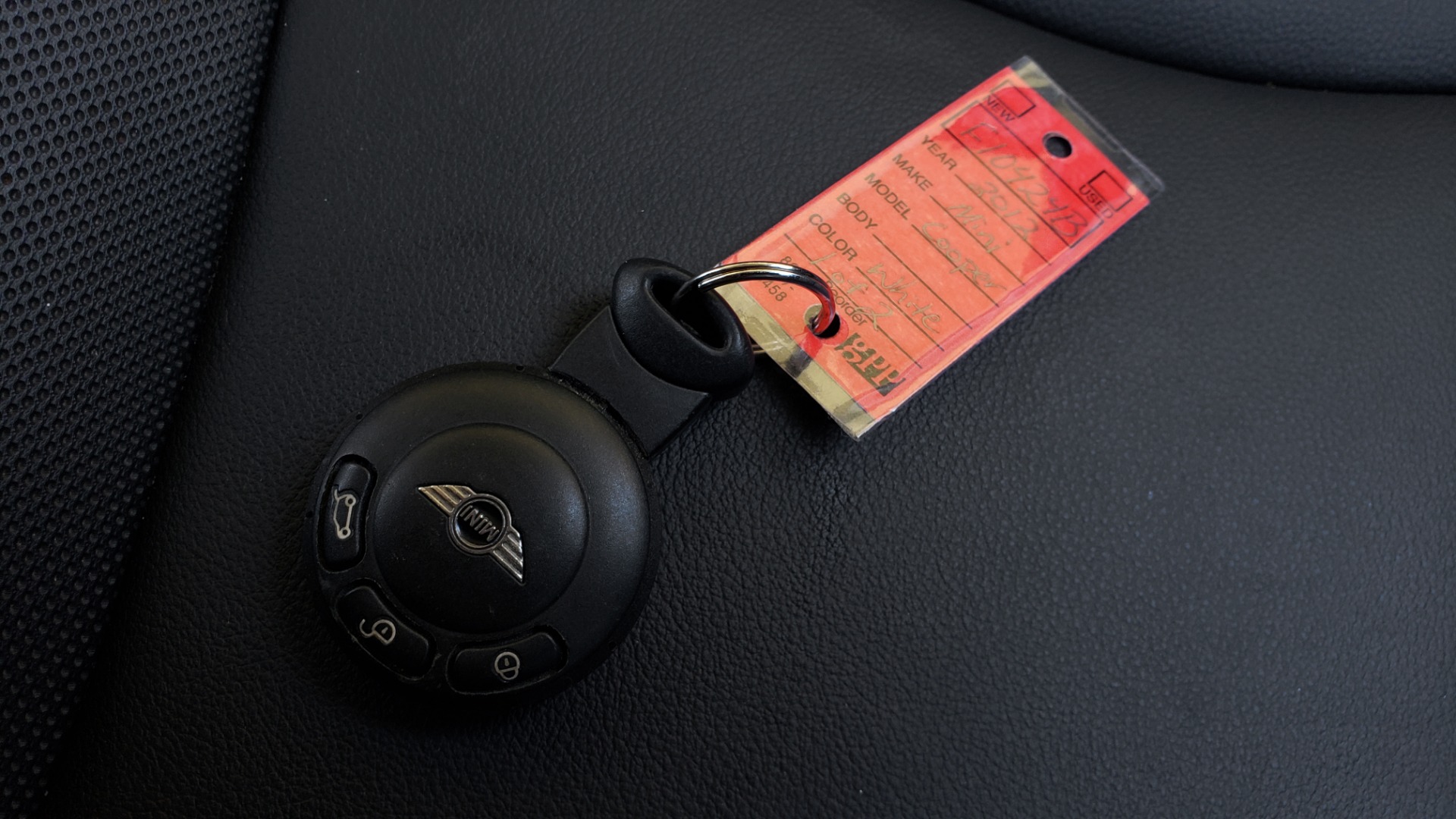 Used 2012 MINI COOPER HARDTOP 6-SPEED MANUAL / VERY CLEAN / 37 MPG for sale Sold at Formula Imports in Charlotte NC 28227 73