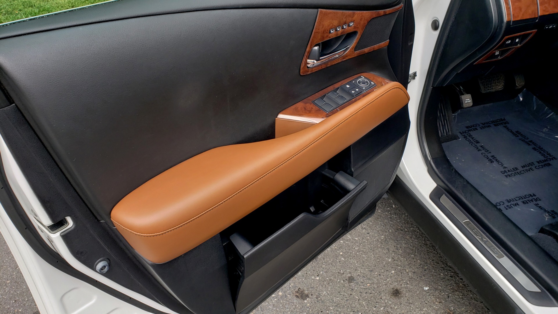 Used 2013 Lexus RX 350 PREMIUM PKG / SUNROOF / BSM / PARK ASST / REARVIEW for sale Sold at Formula Imports in Charlotte NC 28227 33