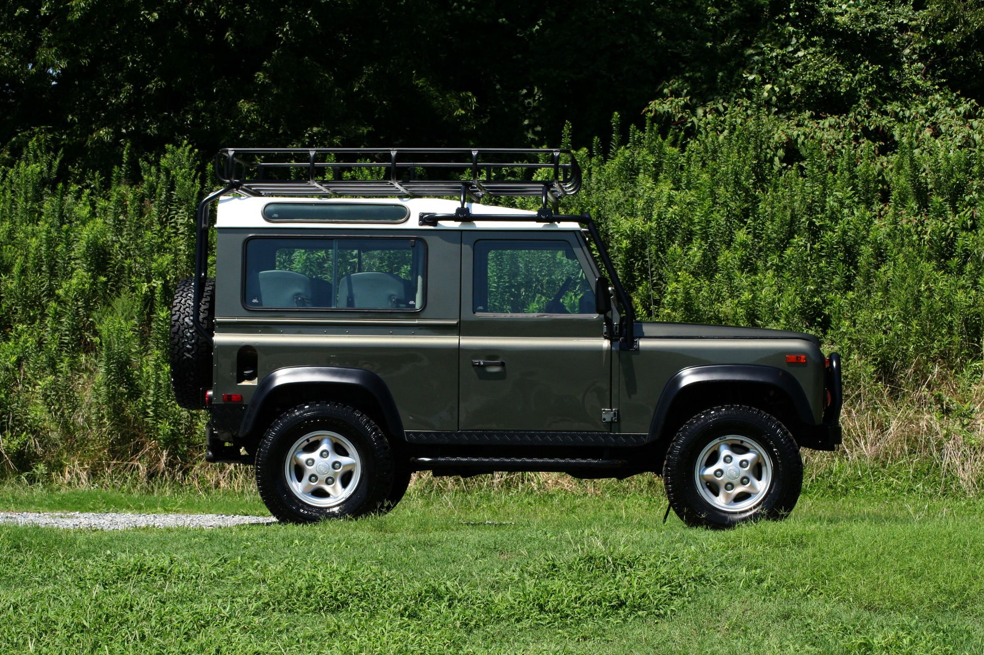 Used 1997 Land Rover Defender 90 for sale Sold at Formula Imports in Charlotte NC 28227 10