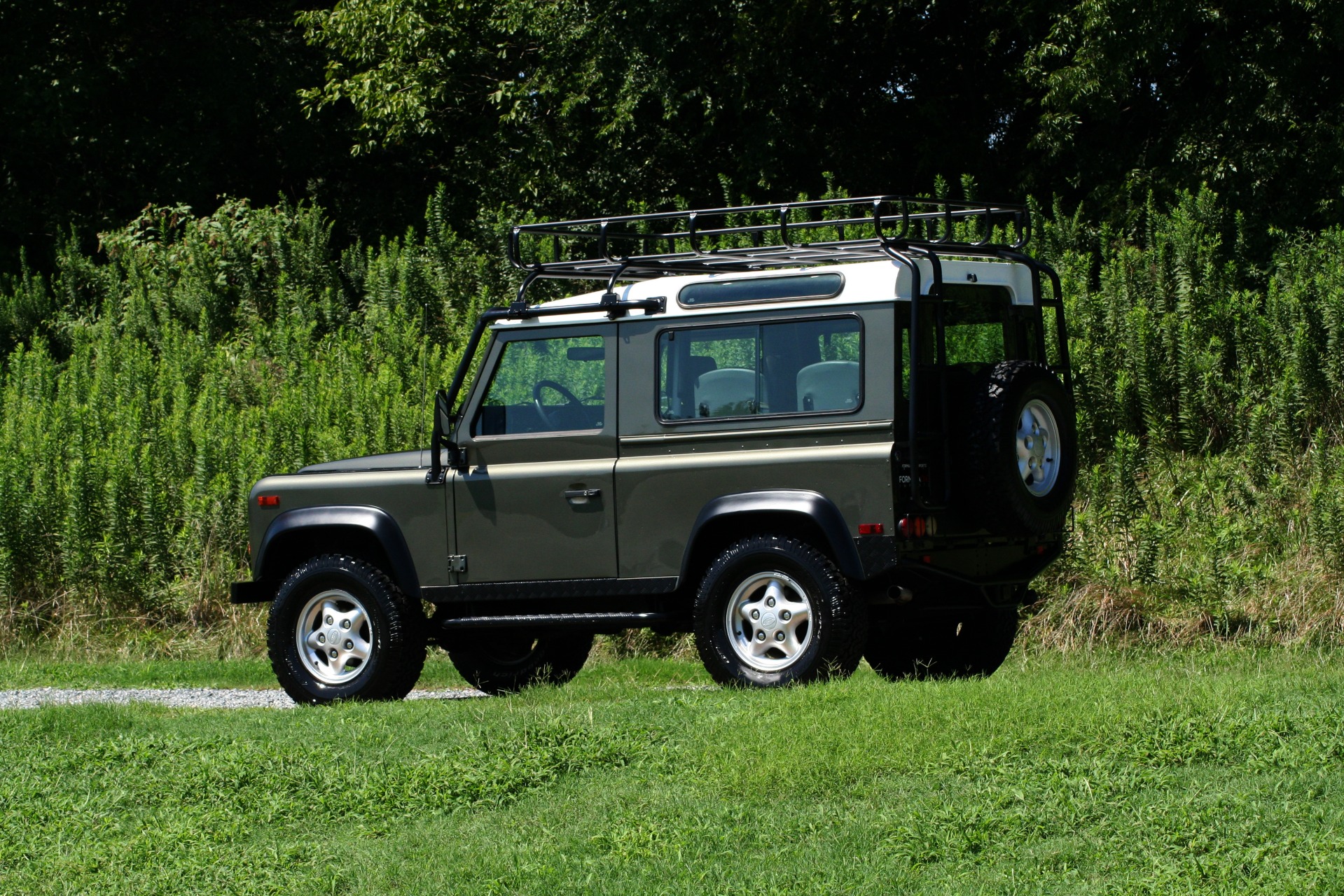Used 1997 Land Rover Defender 90 for sale Sold at Formula Imports in Charlotte NC 28227 13