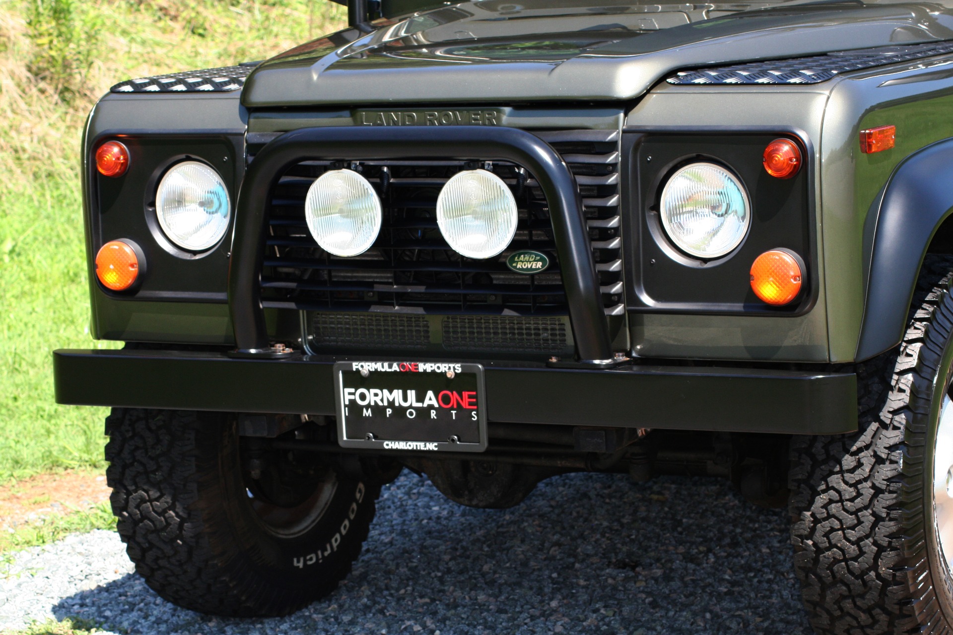 Used 1997 Land Rover DEFENDER 90 LIMITED EDITION / HARD-TOP / 4WD / FULLY RESTORED / LOW MILES for sale $129,999 at Formula Imports in Charlotte NC 28227 16