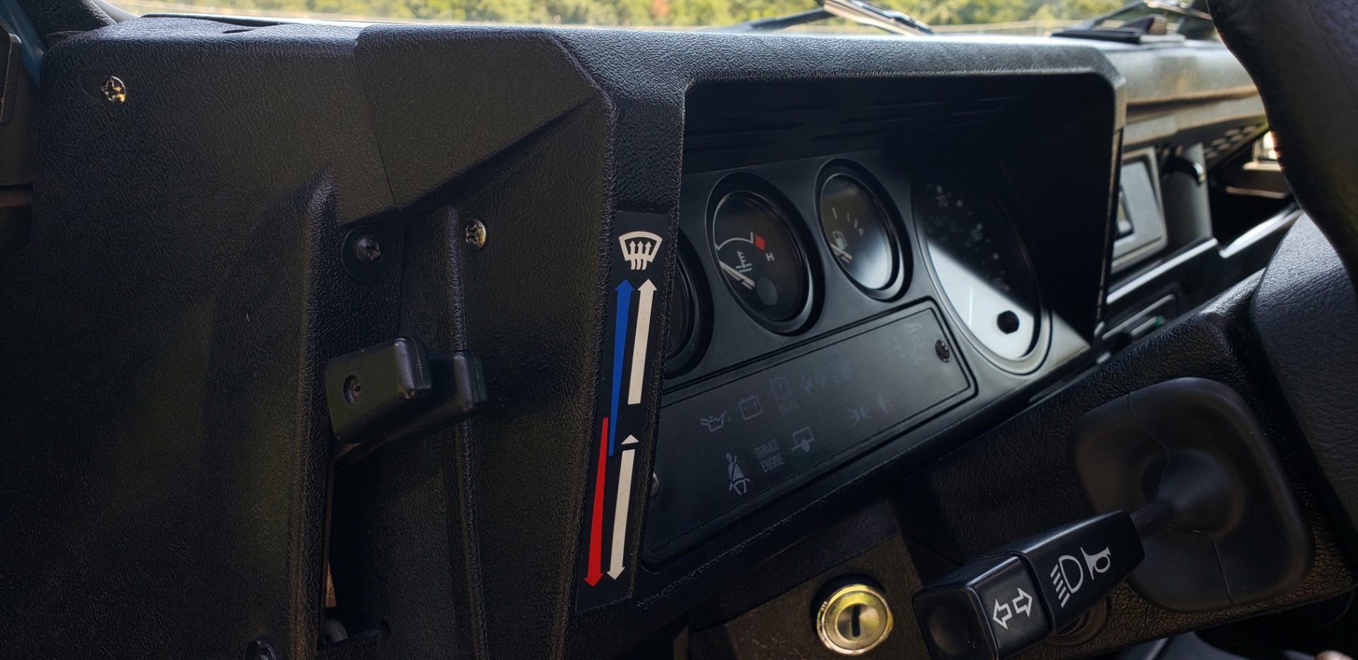 Used 1997 Land Rover Defender 90 for sale Sold at Formula Imports in Charlotte NC 28227 44