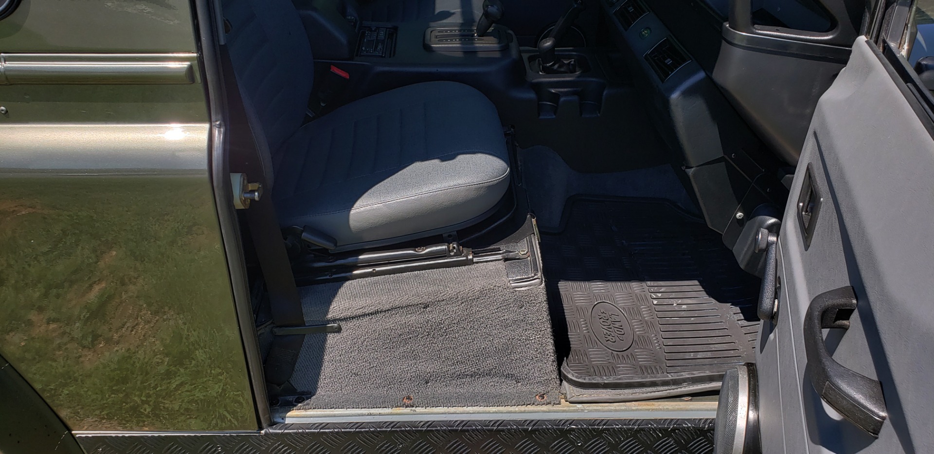 Used 1997 Land Rover Defender 90 for sale Sold at Formula Imports in Charlotte NC 28227 58