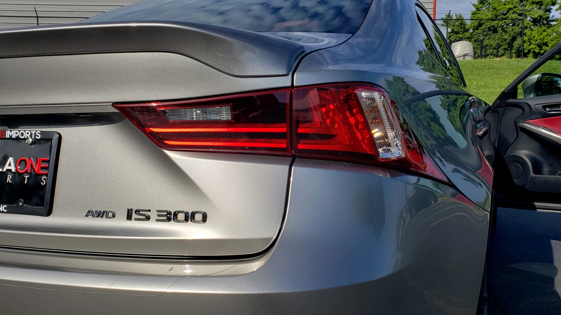 Used 2016 Lexus IS 300 F-SPORT / SUNROOF / BSM / VENTILATED SEATS / REARVIEW for sale Sold at Formula Imports in Charlotte NC 28227 16