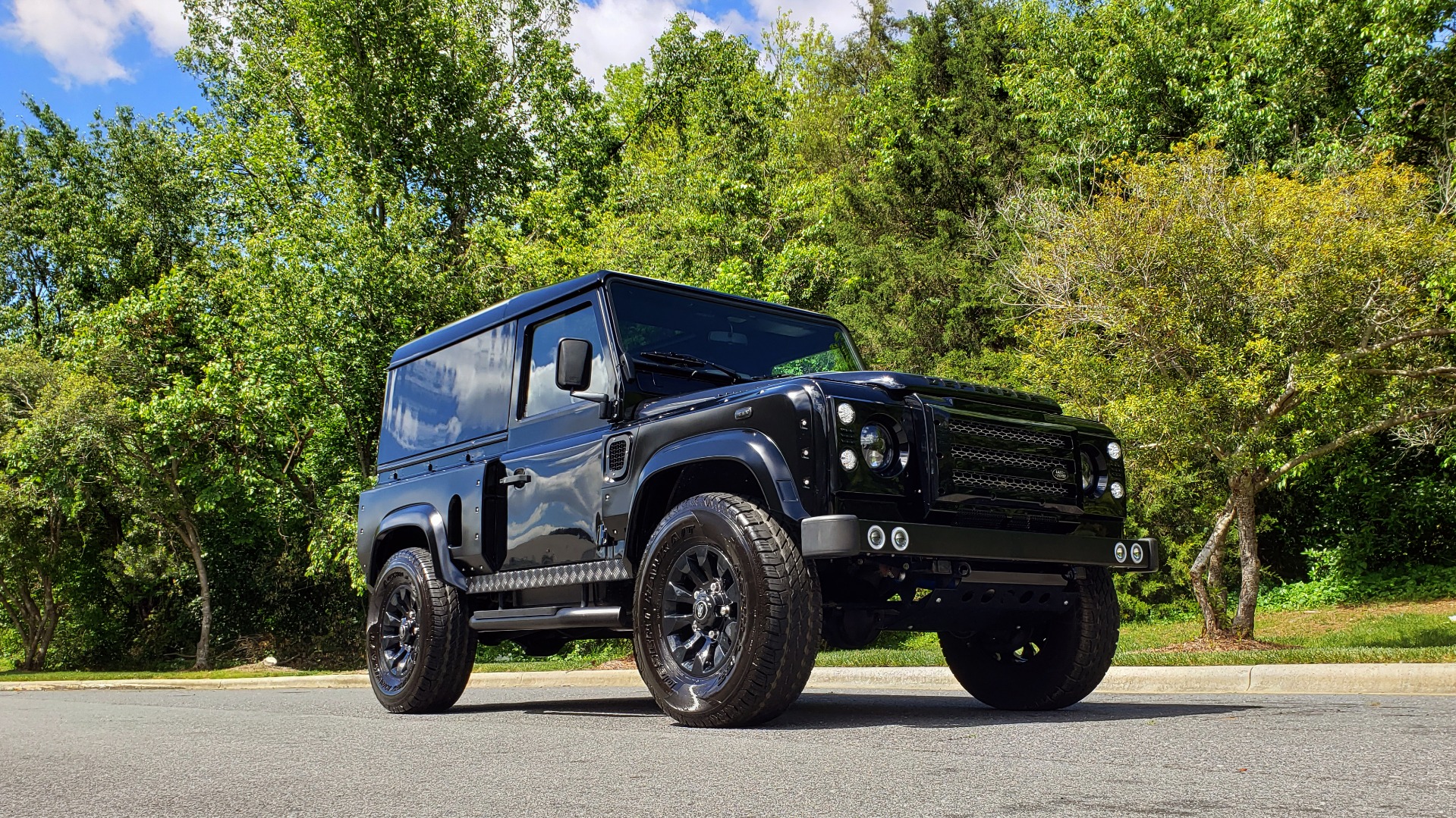Used 1985 Land Rover DEFENDER 90 4X4 CUSTOM RESTORED 5.3L LS V8 for sale Sold at Formula Imports in Charlotte NC 28227 5