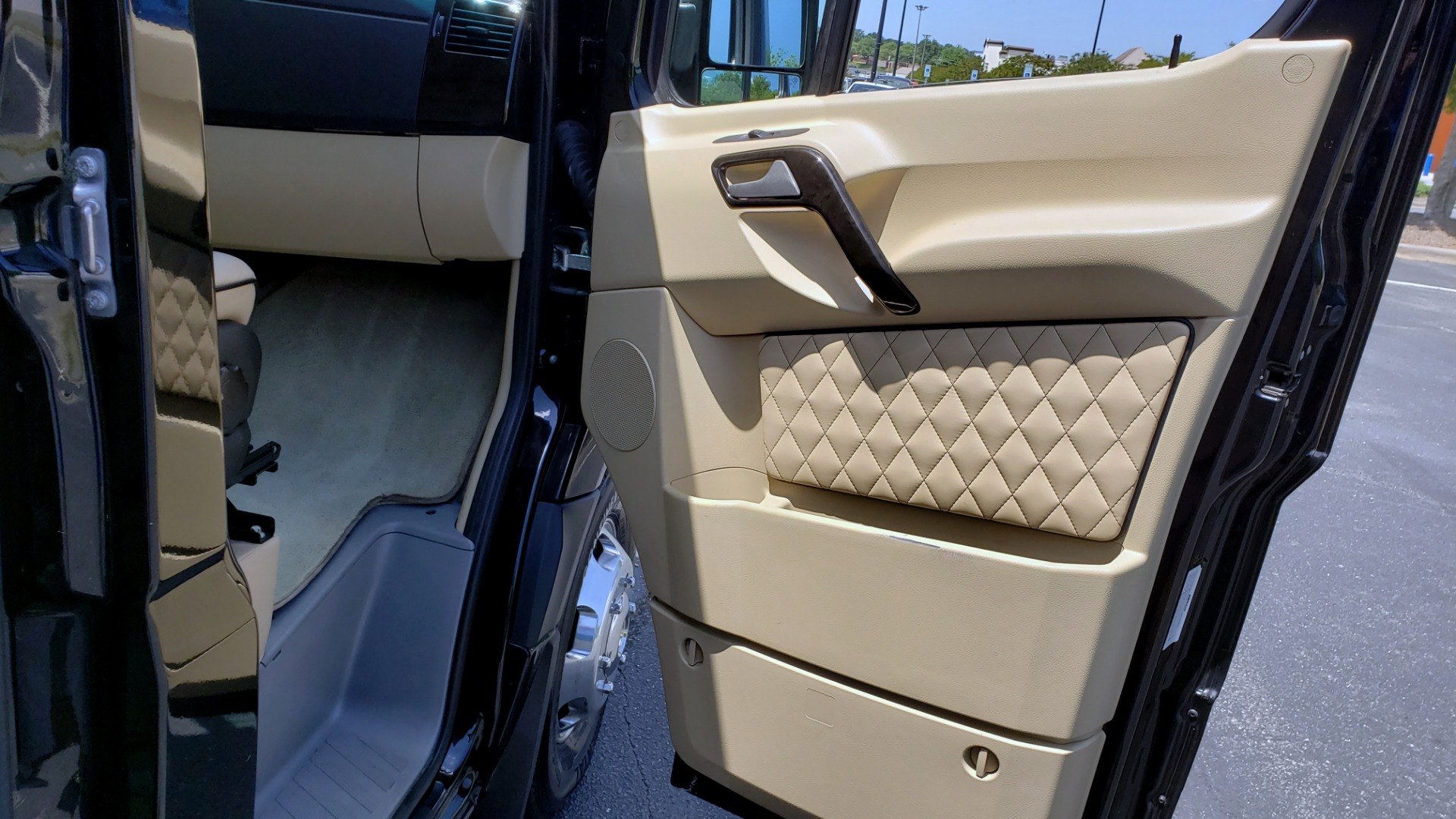 Used 2015 Mercedes-Benz SPRINTER CARGO VAN EXT 3500 170-IN WB / MIDWEST LUXURY CONVERSION for sale Sold at Formula Imports in Charlotte NC 28227 12