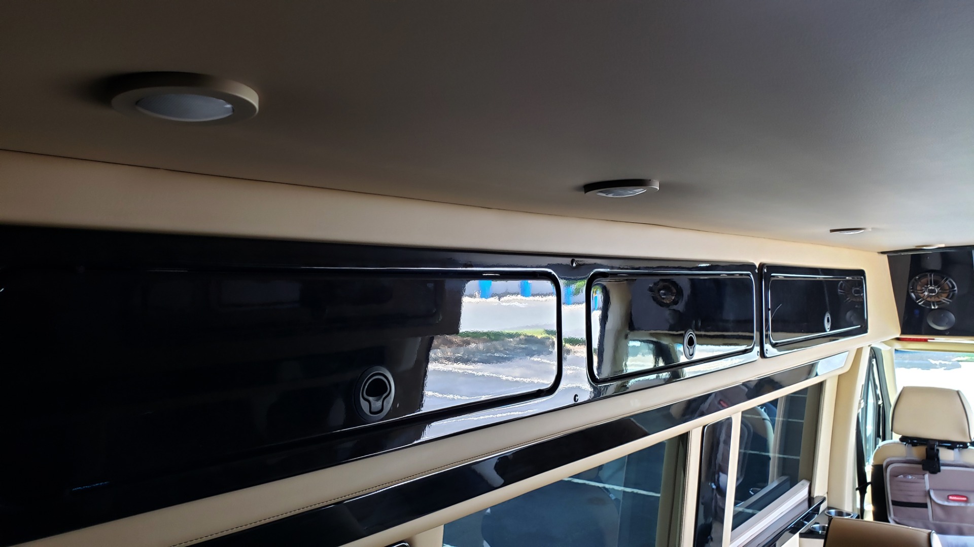 Used 2015 Mercedes-Benz SPRINTER CARGO VAN EXT 3500 170-IN WB / MIDWEST LUXURY CONVERSION for sale Sold at Formula Imports in Charlotte NC 28227 33