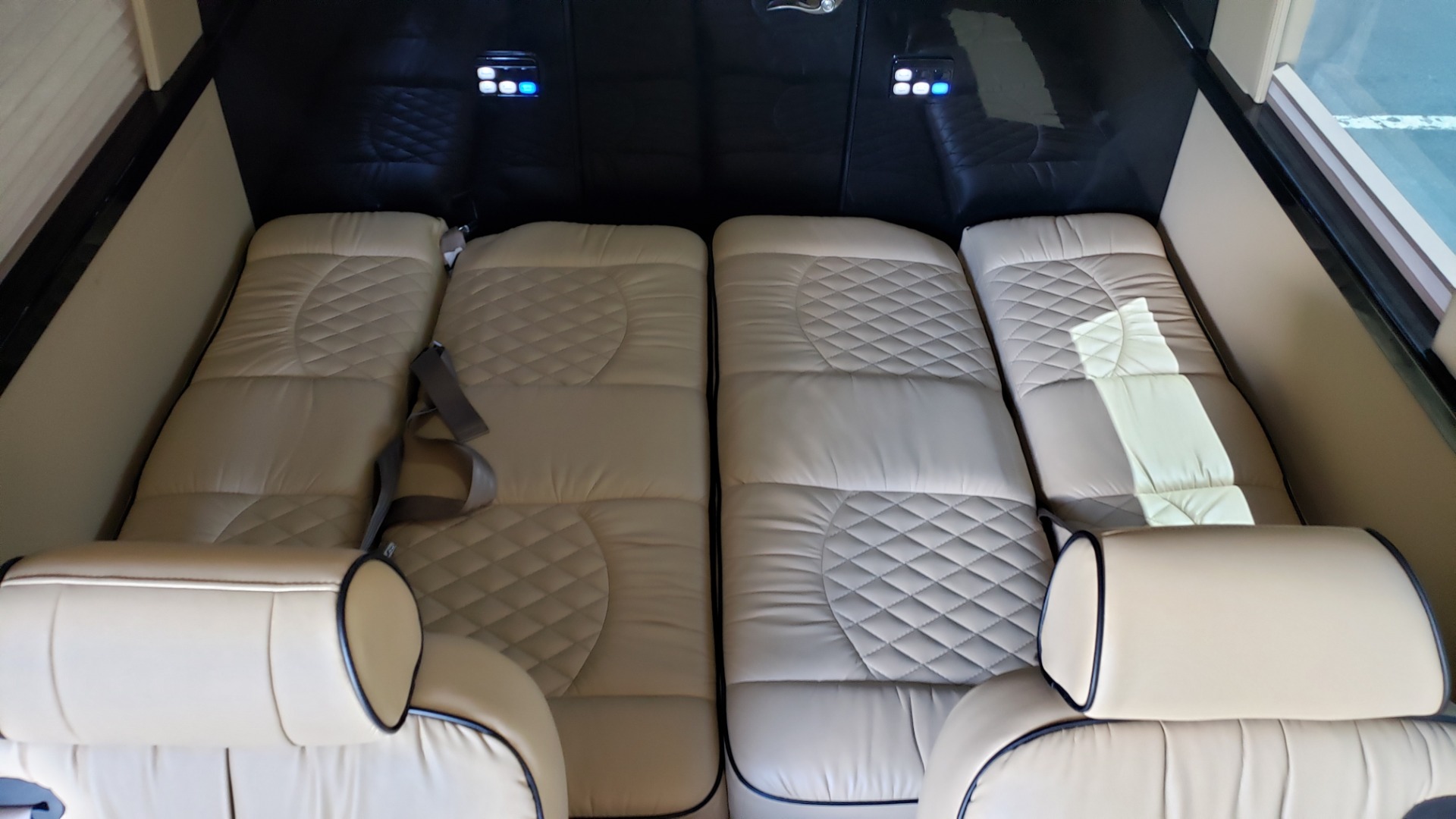 Used 2015 Mercedes-Benz SPRINTER CARGO VAN EXT 3500 170-IN WB / MIDWEST LUXURY CONVERSION for sale Sold at Formula Imports in Charlotte NC 28227 39