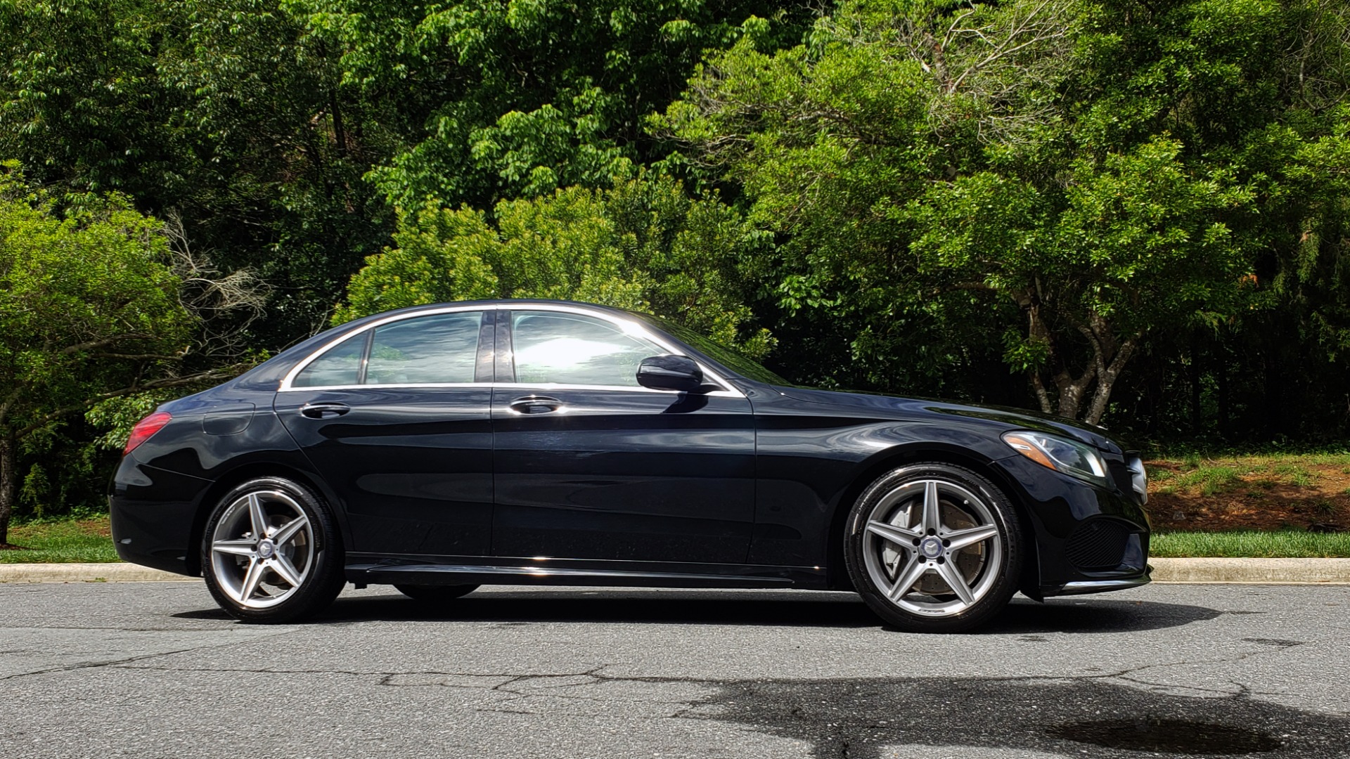 Used 2016 Mercedes-Benz C-CLASS C300 SPORT / PREM PKG / NAV / PANO-ROOF / REARVIEW / KEYLESS-GO for sale Sold at Formula Imports in Charlotte NC 28227 10