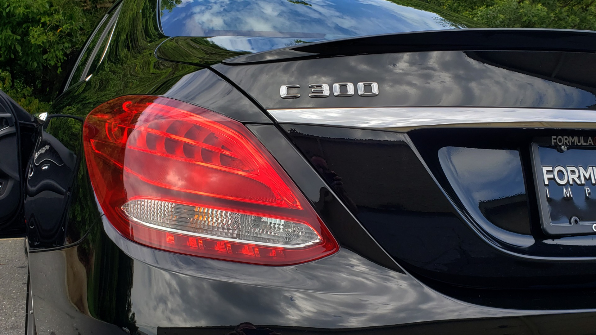 Used 2016 Mercedes-Benz C-CLASS C300 SPORT / PREM PKG / NAV / PANO-ROOF / REARVIEW / KEYLESS-GO for sale Sold at Formula Imports in Charlotte NC 28227 31