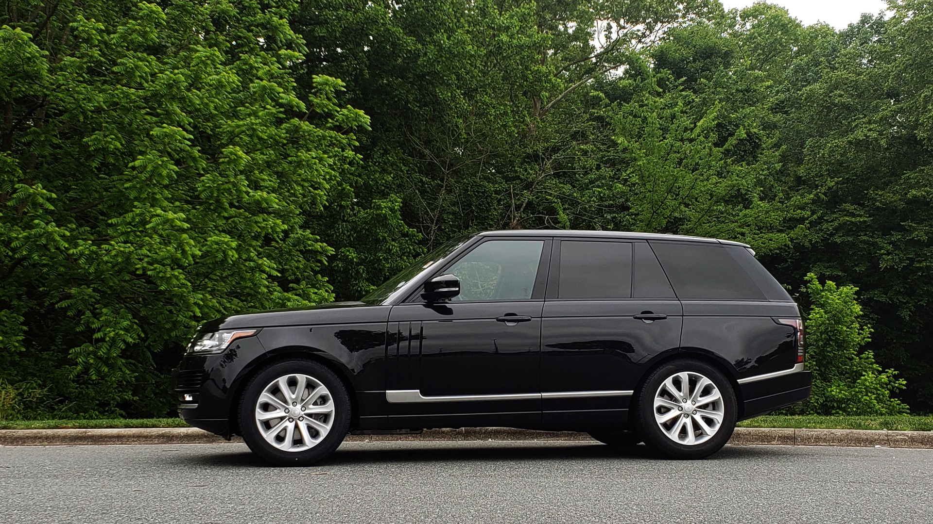 Used 2016 Land Rover RANGE ROVER HSE 3.0L / NAV / PANO / VENT SEATS / REARVIEW / BLIND SPOT for sale Sold at Formula Imports in Charlotte NC 28227 2