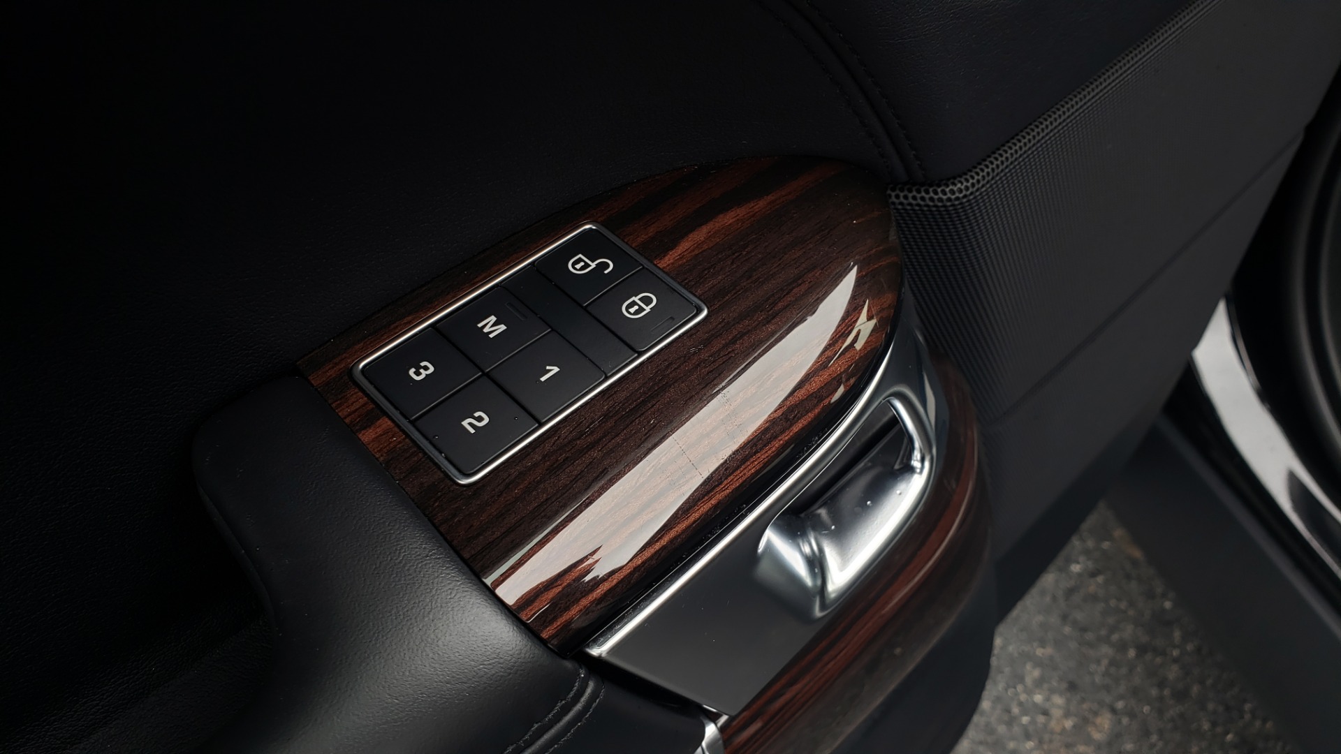 Used 2016 Land Rover RANGE ROVER HSE 3.0L / NAV / PANO / VENT SEATS / REARVIEW / BLIND SPOT for sale Sold at Formula Imports in Charlotte NC 28227 39