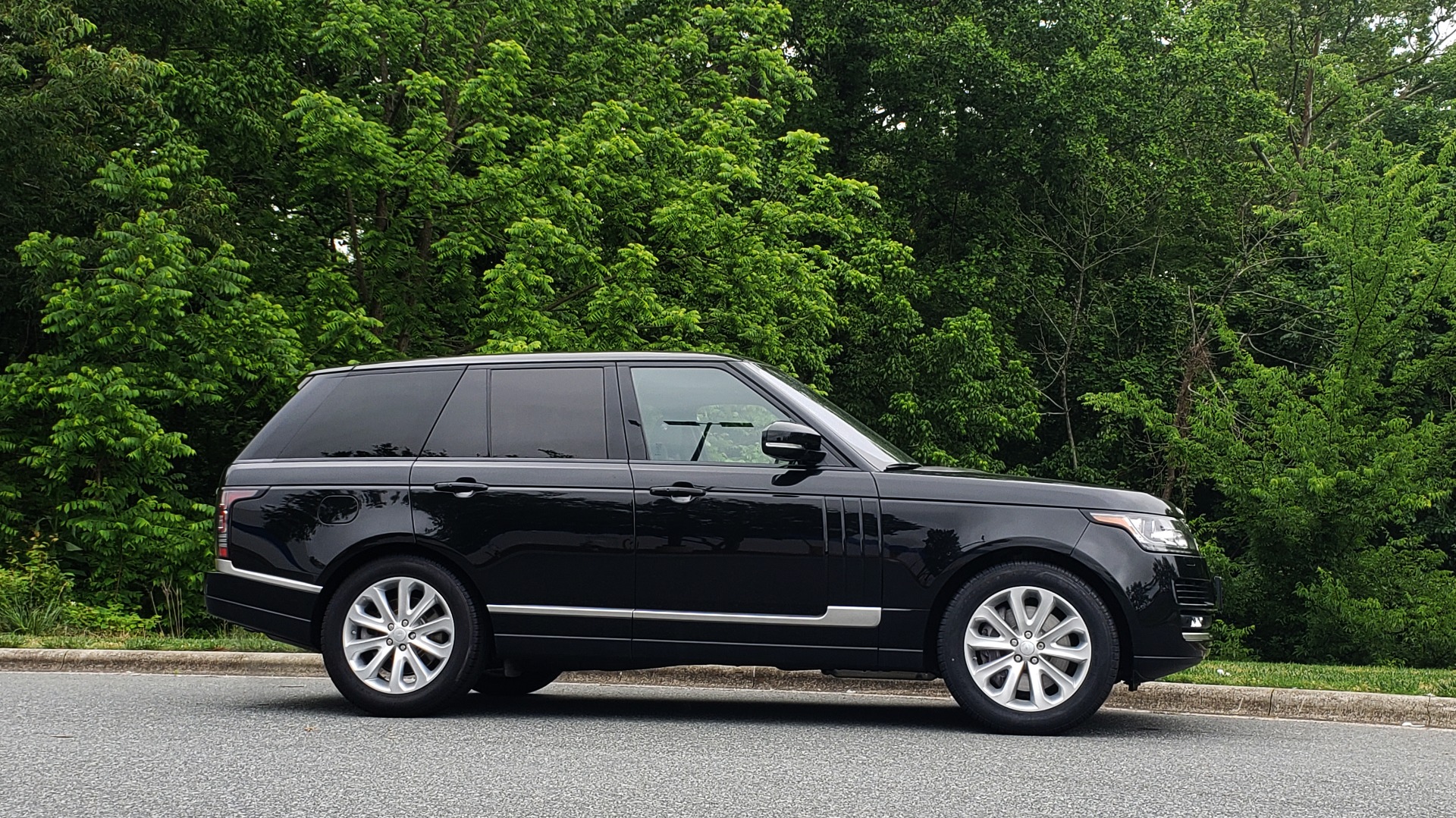 Used 2016 Land Rover RANGE ROVER HSE 3.0L / NAV / PANO / VENT SEATS / REARVIEW / BLIND SPOT for sale Sold at Formula Imports in Charlotte NC 28227 5