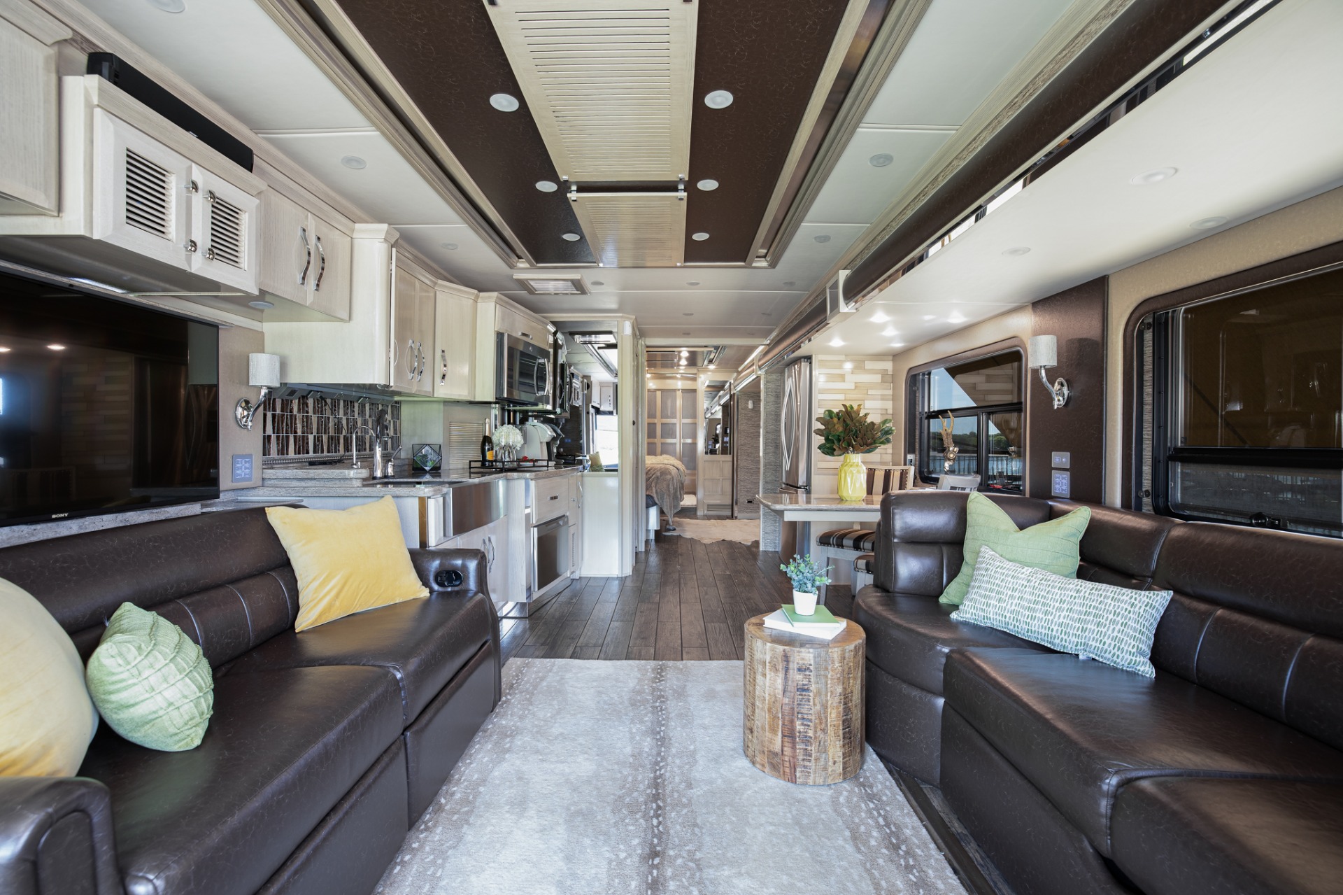 Used 2017 Newmar KING AIRE 45' DIESEL BUS 4553 / SPARTAN 600HP / SAT TV / AIR LEVELING for sale $499,900 at Formula Imports in Charlotte NC 28227 18