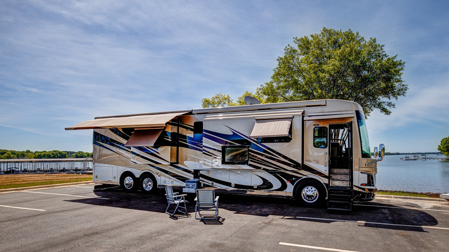 Used 2017 Newmar KING AIRE 45' DIESEL BUS 4553 / SPARTAN 600HP / SAT TV / AIR LEVELING for sale $499,900 at Formula Imports in Charlotte NC 28227 3