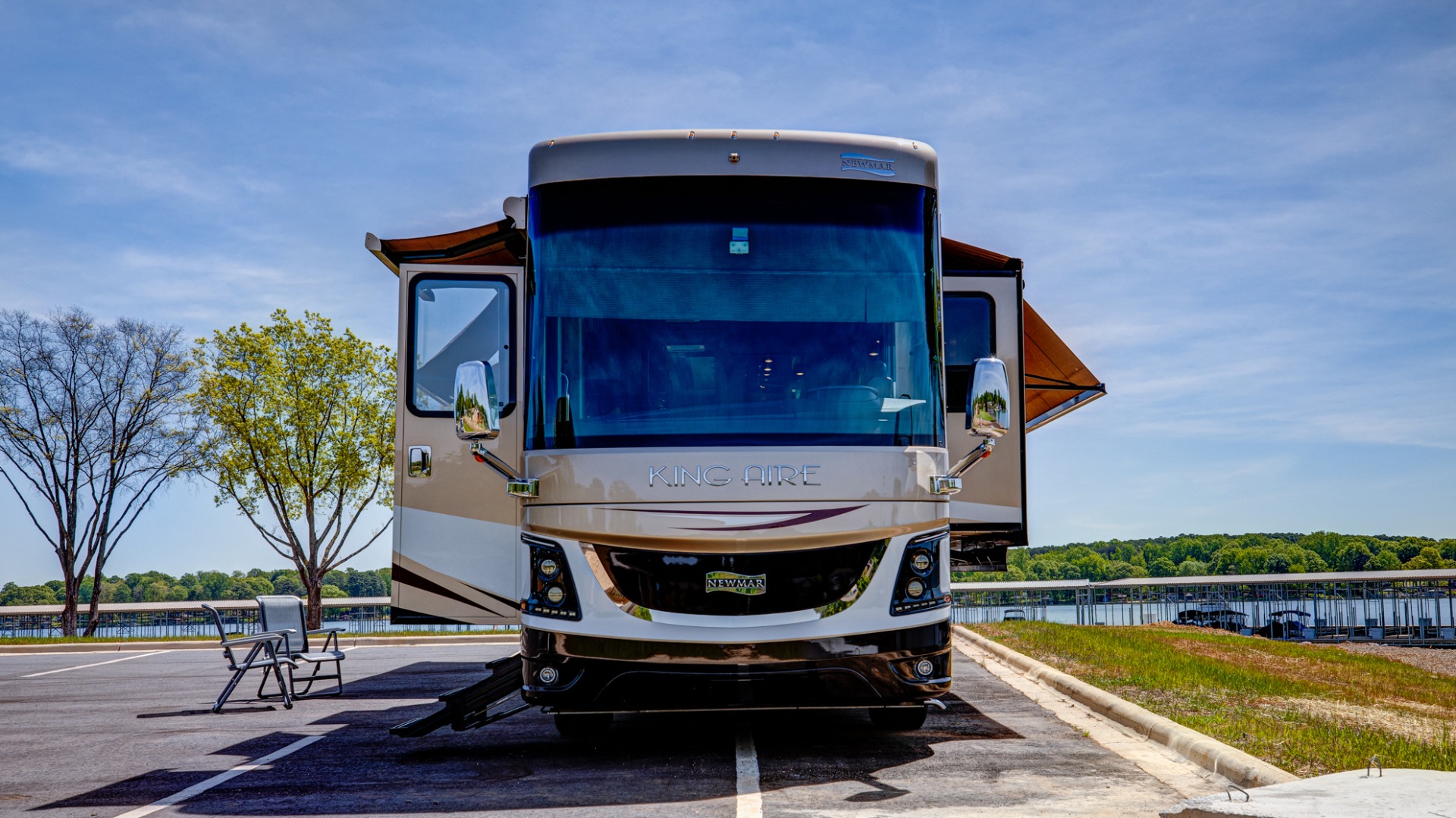 Used 2017 Newmar KING AIRE 45' DIESEL BUS 4553 / SPARTAN 600HP / SAT TV / AIR LEVELING for sale $499,900 at Formula Imports in Charlotte NC 28227 8