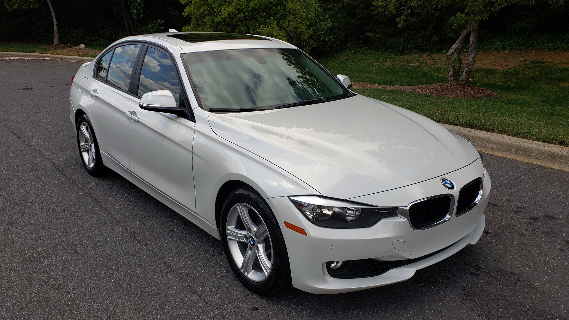 Used 2015 BMW 3 SERIES 328I PREMIUM / NAV / SUNROOF / HTD STS / DRIVER ASST / REARVIEW for sale Sold at Formula Imports in Charlotte NC 28227 4