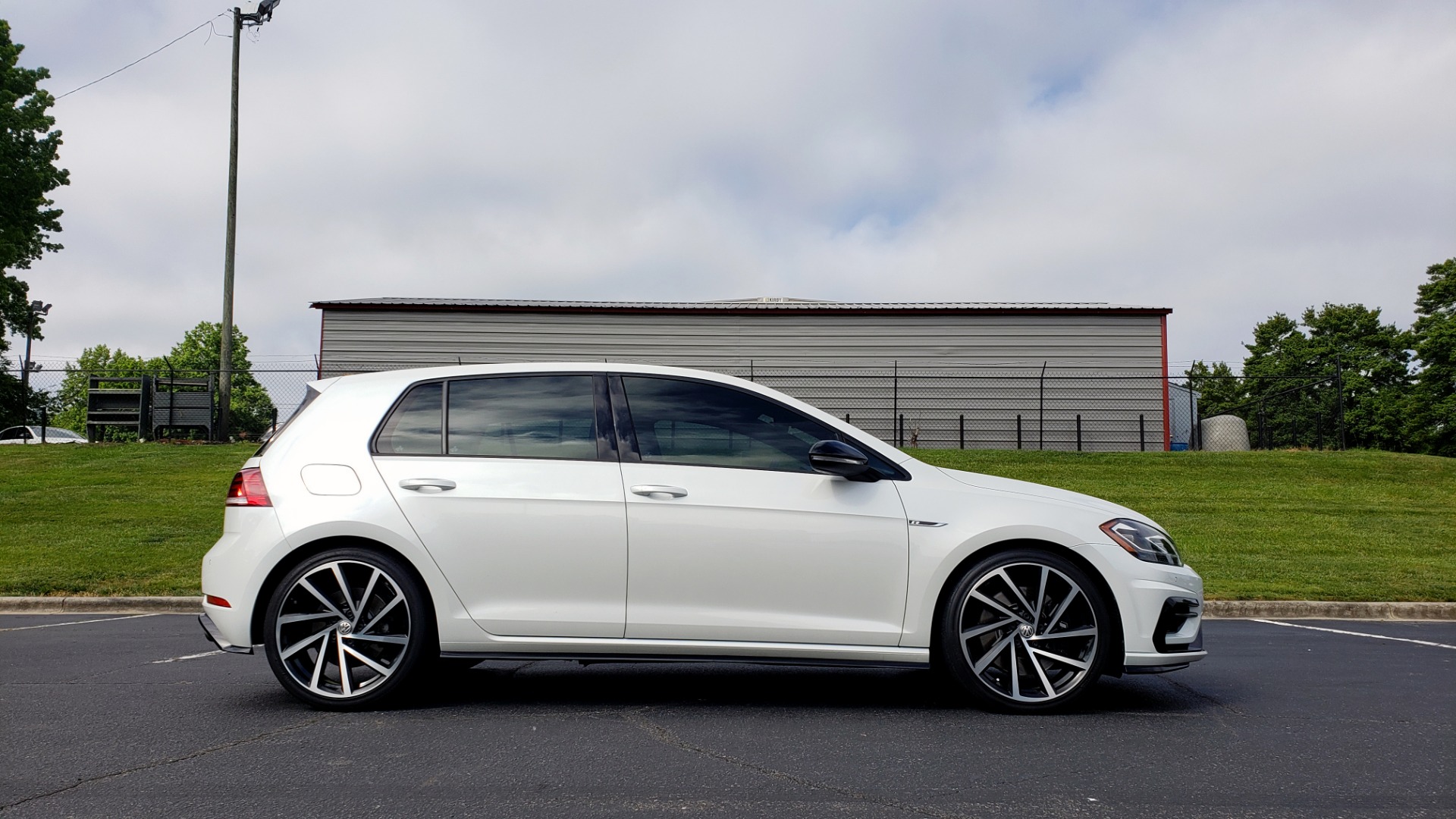 Used 2018 Volkswagen GOLF R 2.0T W/DCC & NAVIGATION / 6-SPD MANUAL / AWD for sale Sold at Formula Imports in Charlotte NC 28227 5