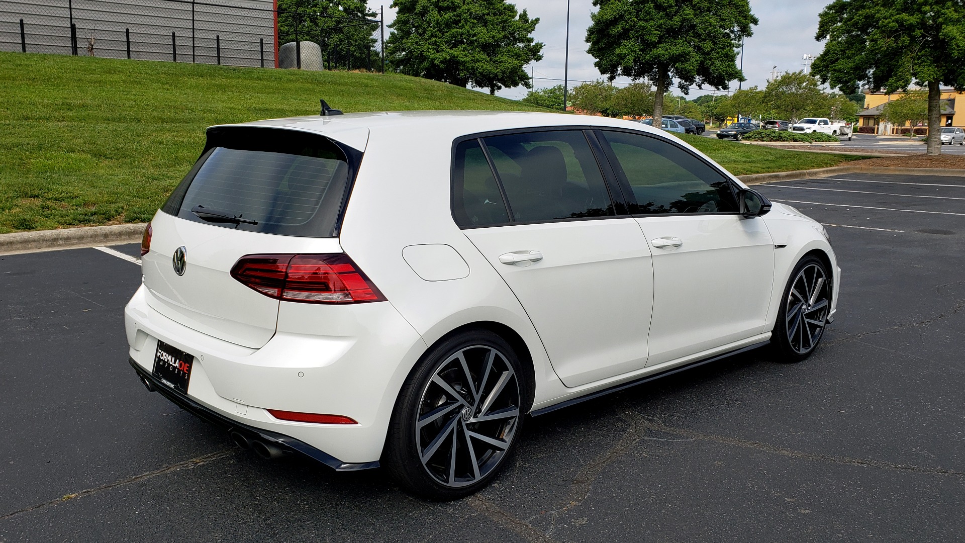 Used 2018 Volkswagen GOLF R 2.0T W/DCC & NAVIGATION / 6-SPD MANUAL / AWD for sale Sold at Formula Imports in Charlotte NC 28227 6