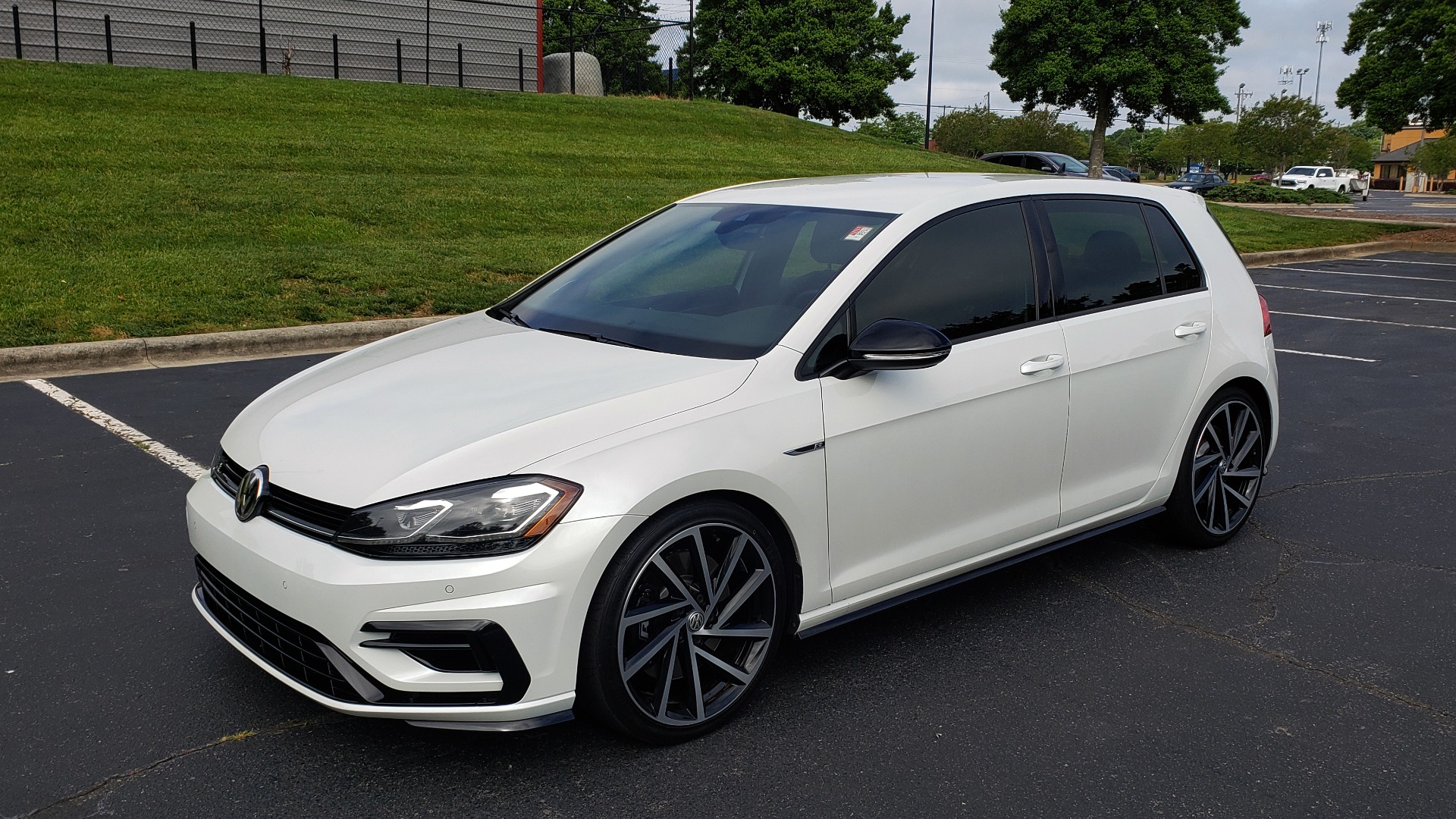 Used 2018 Volkswagen GOLF R 2.0T W/DCC & NAVIGATION / 6-SPD MANUAL / AWD for sale Sold at Formula Imports in Charlotte NC 28227 1