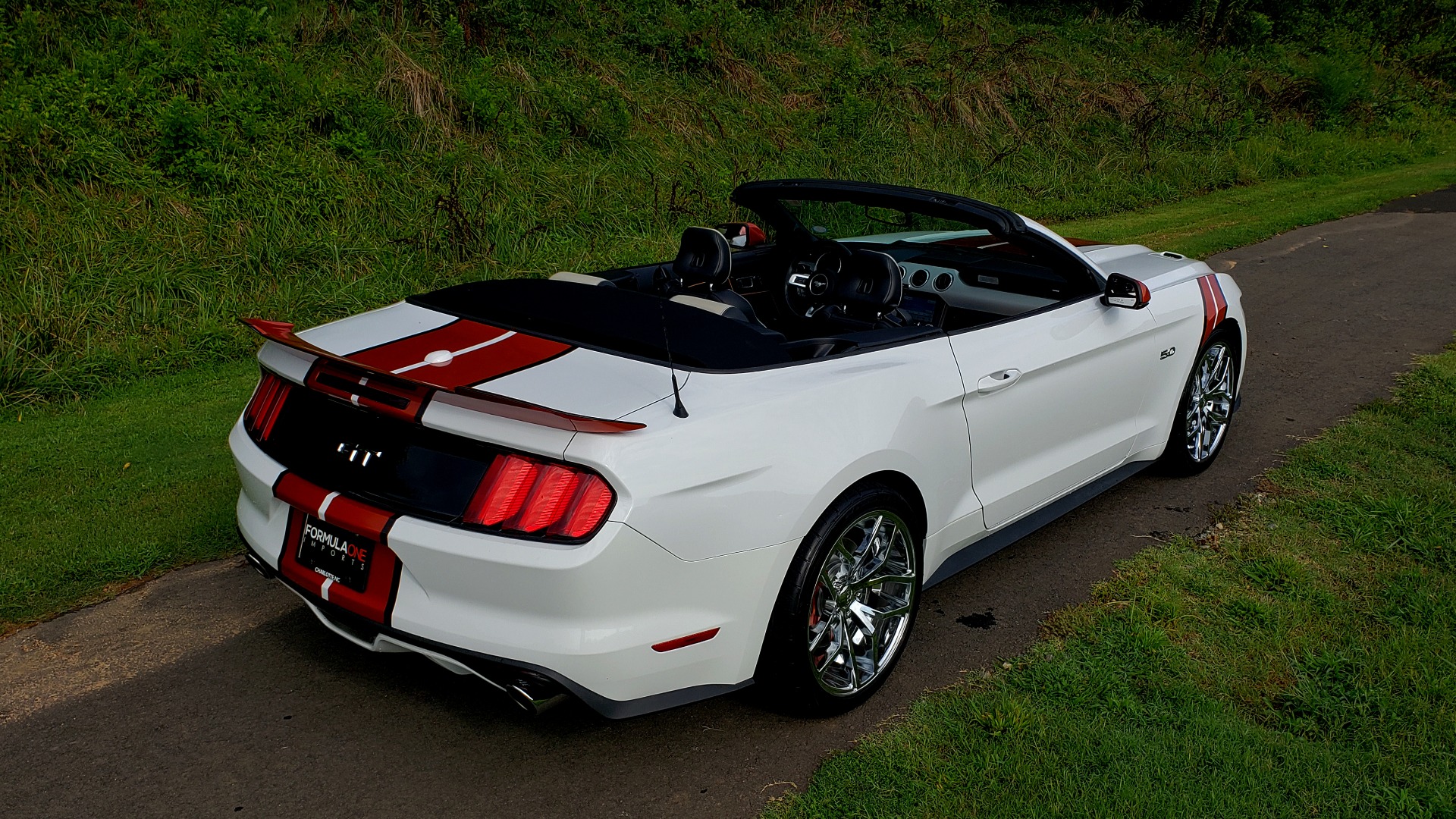 Used 2017 Ford MUSTANG GT PREMIUM CONV / 5.0L V8 / 6-SPD AUTO / NAV / HTD STS / REARVIEW for sale Sold at Formula Imports in Charlotte NC 28227 9