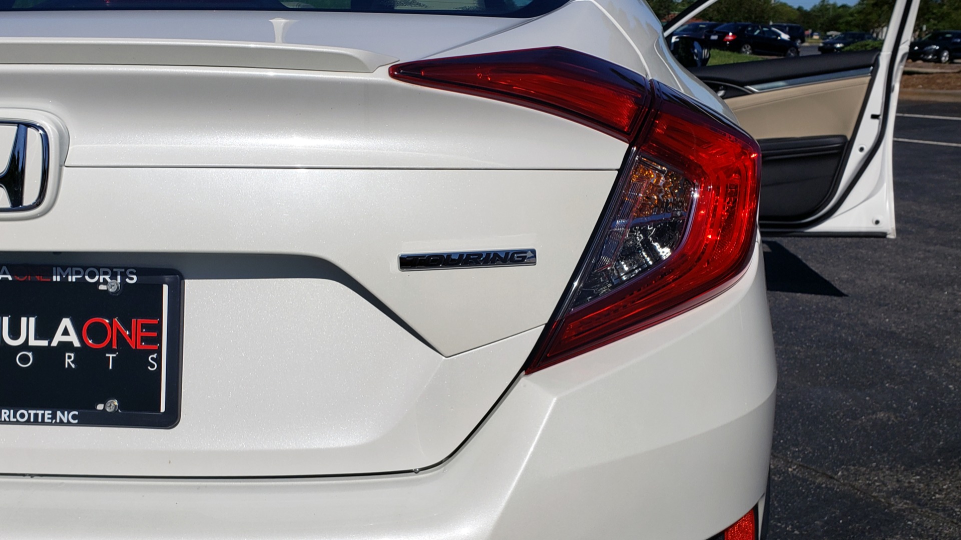 Used 2016 Honda CIVIC SEDAN TOURING / NAV / SUNROOF / REARVIEW / HEATED SEATS for sale Sold at Formula Imports in Charlotte NC 28227 17