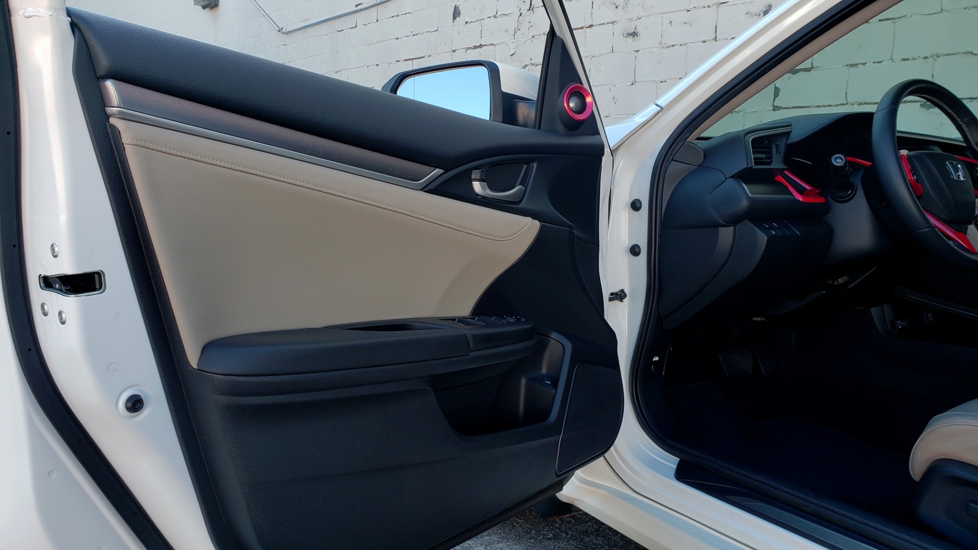 Used 2016 Honda CIVIC SEDAN TOURING / NAV / SUNROOF / REARVIEW / HEATED SEATS for sale Sold at Formula Imports in Charlotte NC 28227 26