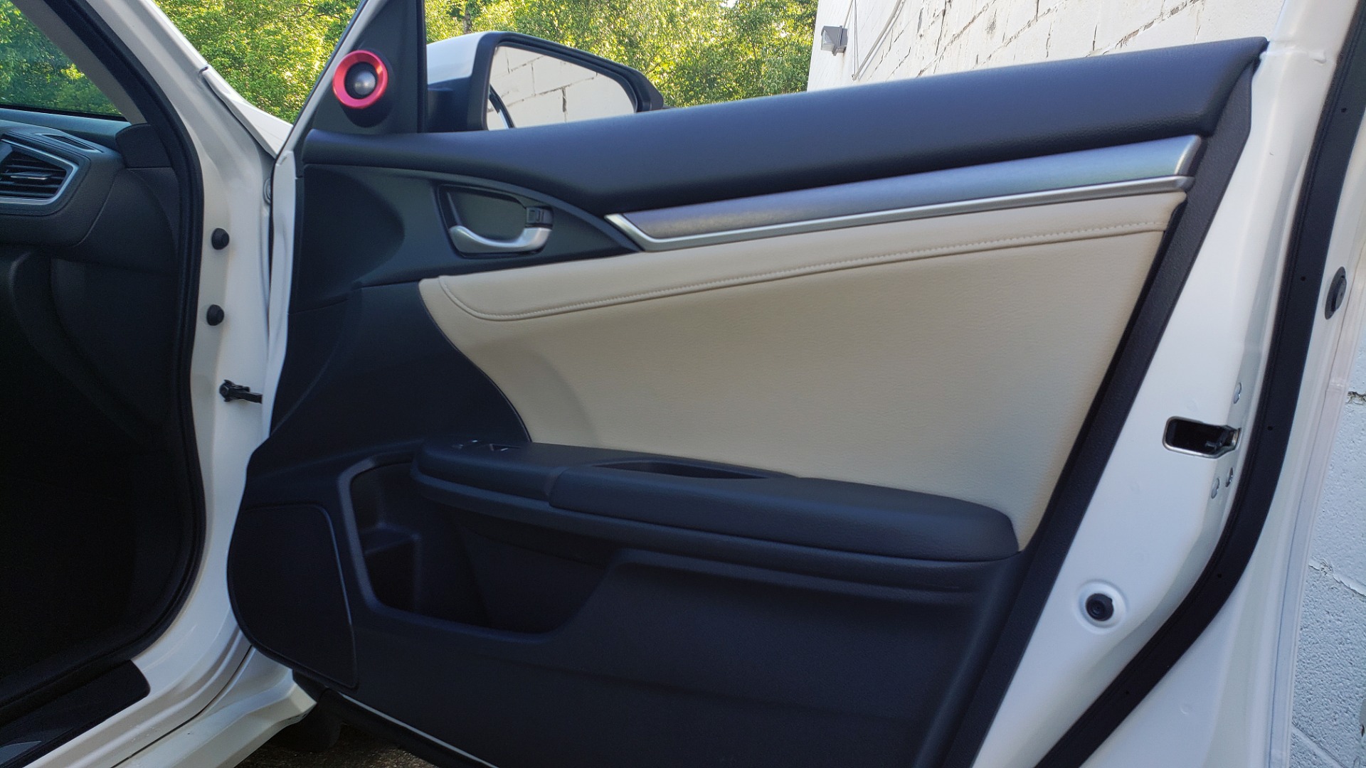 Used 2016 Honda CIVIC SEDAN TOURING / NAV / SUNROOF / REARVIEW / HEATED SEATS for sale Sold at Formula Imports in Charlotte NC 28227 58