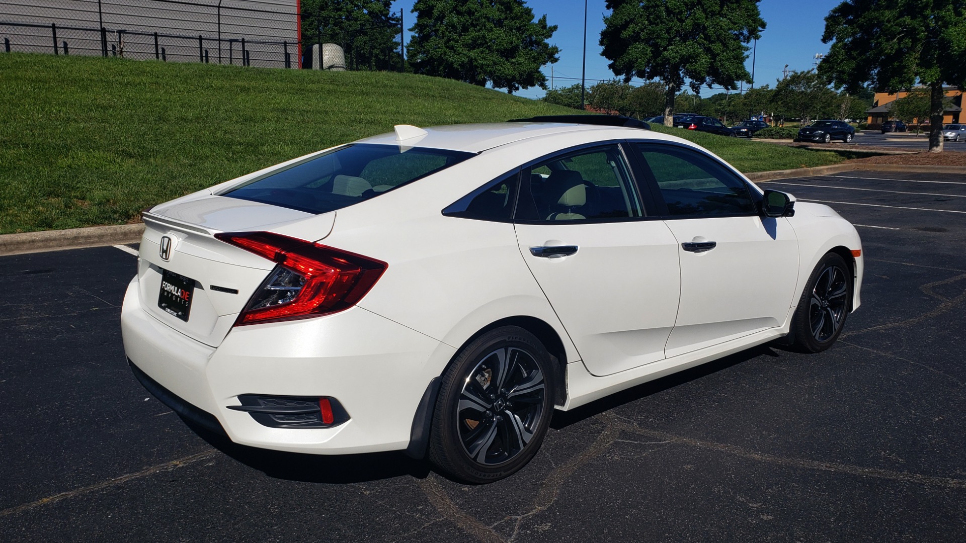 Used 2016 Honda CIVIC SEDAN TOURING / NAV / SUNROOF / REARVIEW / HEATED SEATS for sale Sold at Formula Imports in Charlotte NC 28227 6