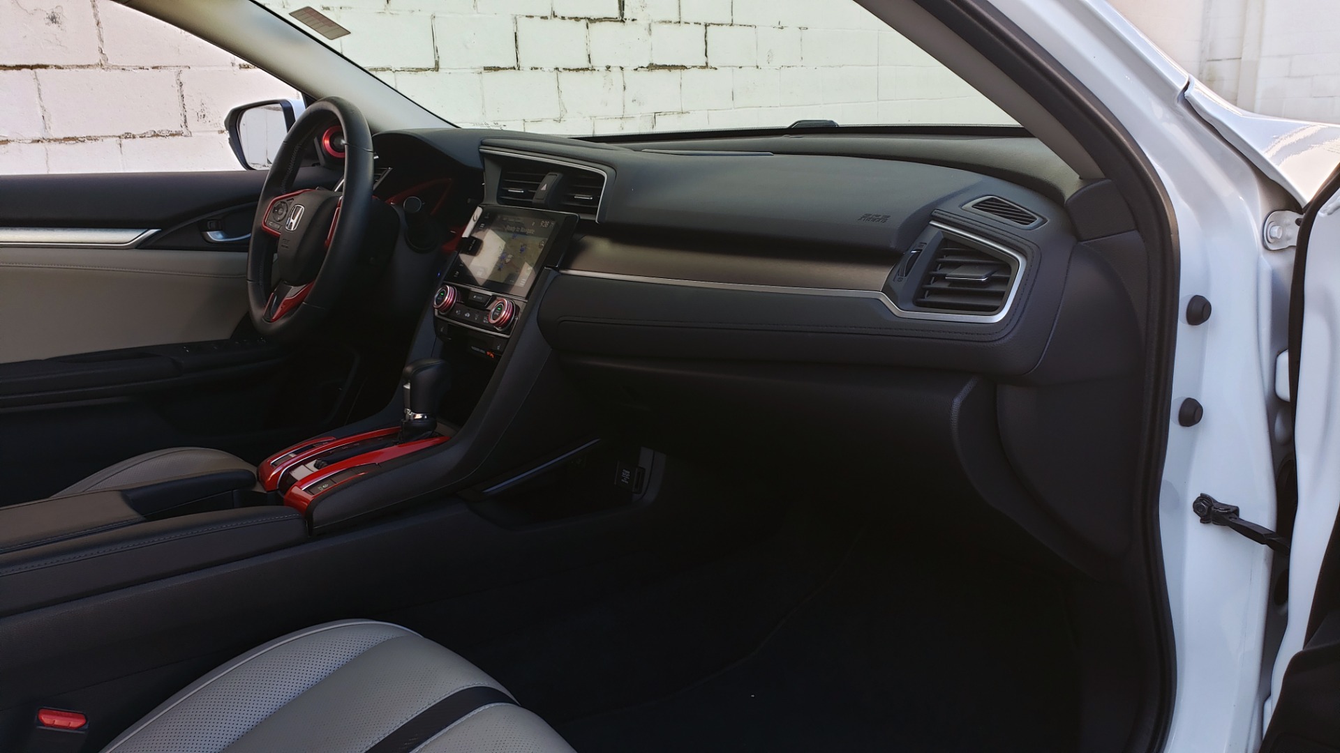 Used 2016 Honda CIVIC SEDAN TOURING / NAV / SUNROOF / REARVIEW / HEATED SEATS for sale Sold at Formula Imports in Charlotte NC 28227 62