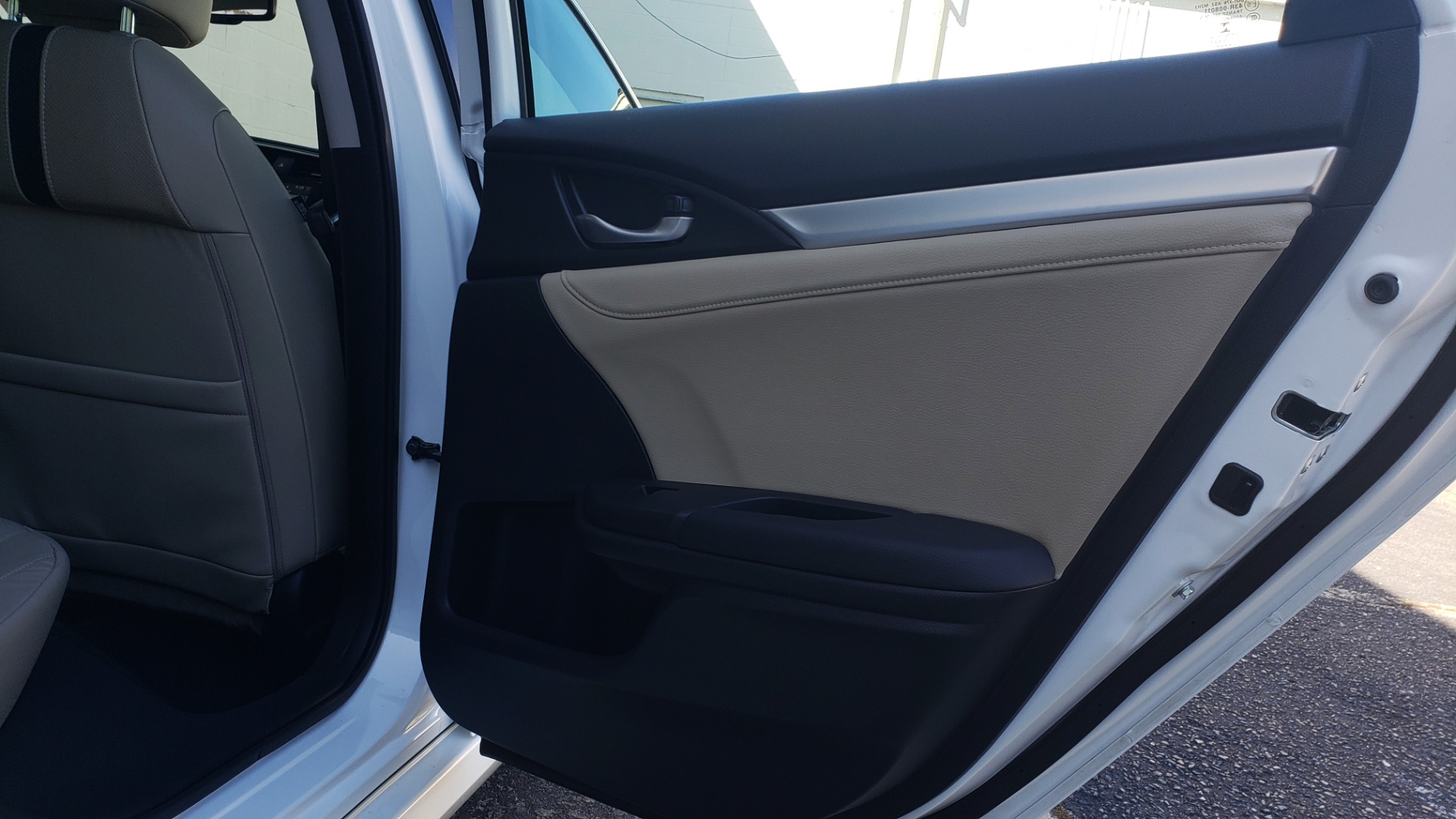 Used 2016 Honda CIVIC SEDAN TOURING / NAV / SUNROOF / REARVIEW / HEATED SEATS for sale Sold at Formula Imports in Charlotte NC 28227 66
