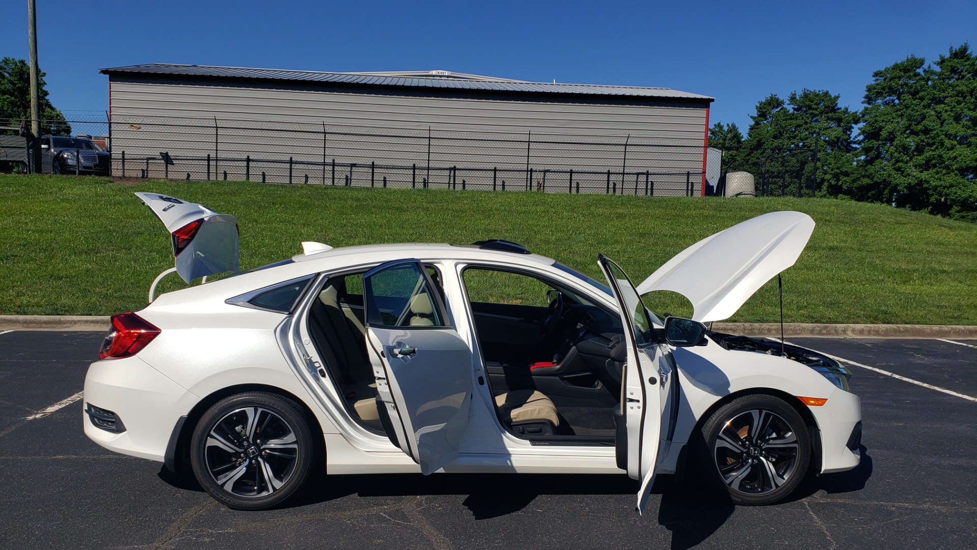 Used 2016 Honda CIVIC SEDAN TOURING / NAV / SUNROOF / REARVIEW / HEATED SEATS for sale Sold at Formula Imports in Charlotte NC 28227 9