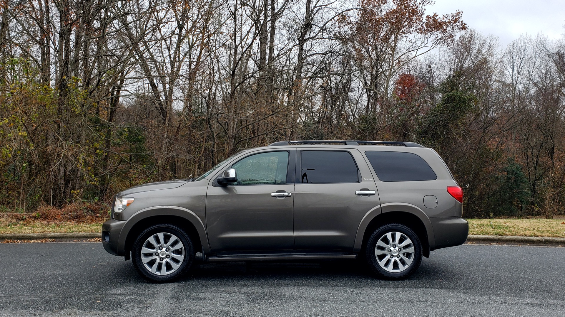 Used 2008 Toyota SEQUOIA LIMITED / COLD AREA PKG / SUNROOF / DVD ENTERTAINMENT for sale Sold at Formula Imports in Charlotte NC 28227 2