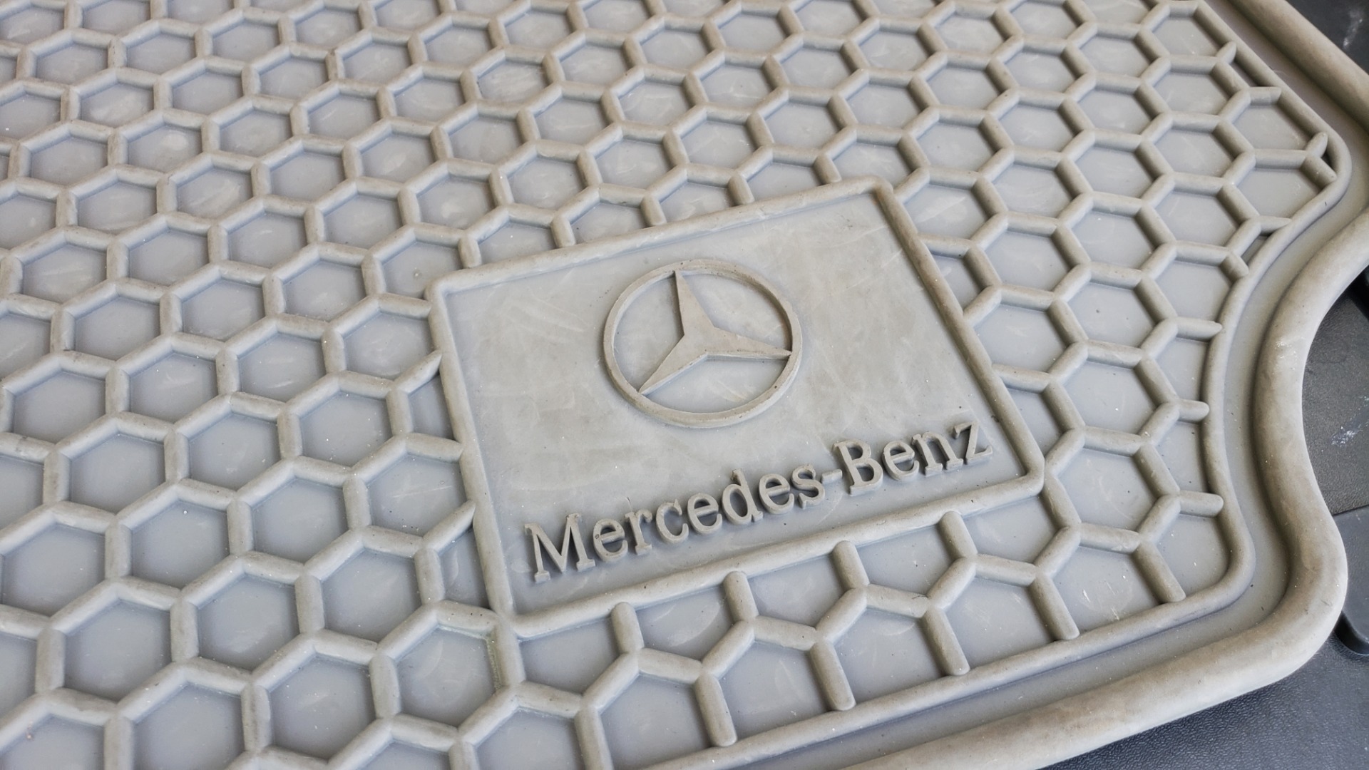 Used 2013 Mercedes-Benz E-CLASS E 350 LUXURY 4MATIC WAGON / PREM PKG / SNRF / LANE TRACK for sale Sold at Formula Imports in Charlotte NC 28227 19