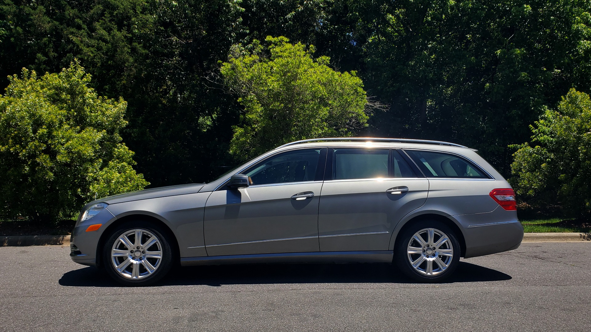Used 2013 Mercedes-Benz E-CLASS E 350 LUXURY 4MATIC WAGON / PREM PKG / SNRF / LANE TRACK for sale Sold at Formula Imports in Charlotte NC 28227 2