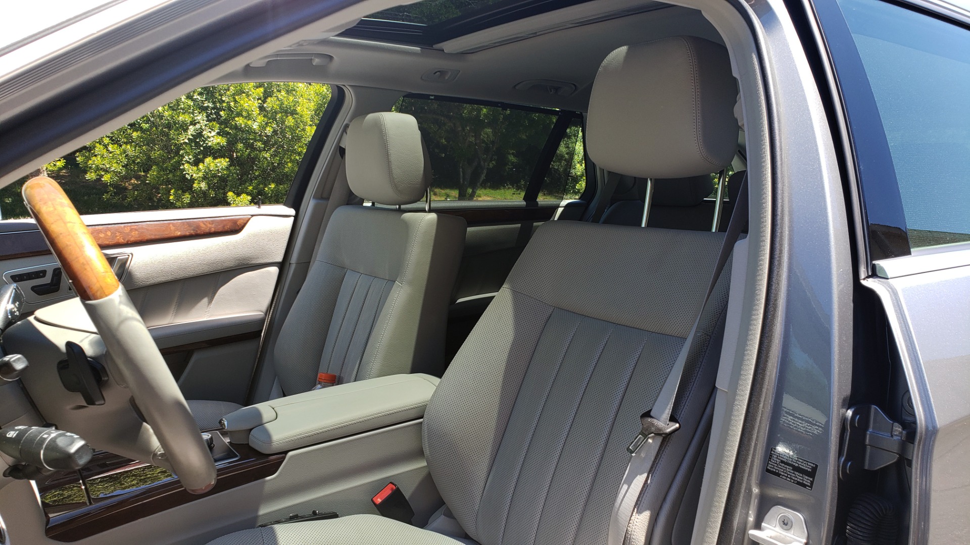 Used 2013 Mercedes-Benz E-CLASS E 350 LUXURY 4MATIC WAGON / PREM PKG / SNRF / LANE TRACK for sale Sold at Formula Imports in Charlotte NC 28227 44