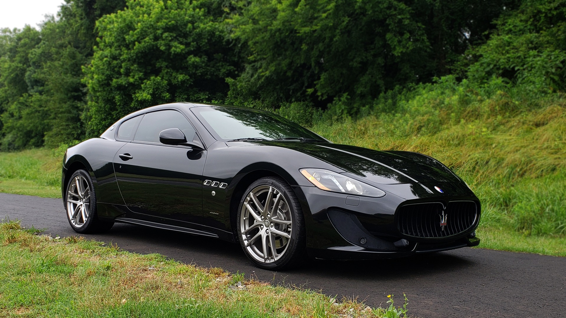 Used 2013 Maserati GRANTURISMO SPORT 4.7L V8 / BOSE / PARK ASSIST / 20IN WHEELS for sale Sold at Formula Imports in Charlotte NC 28227 10