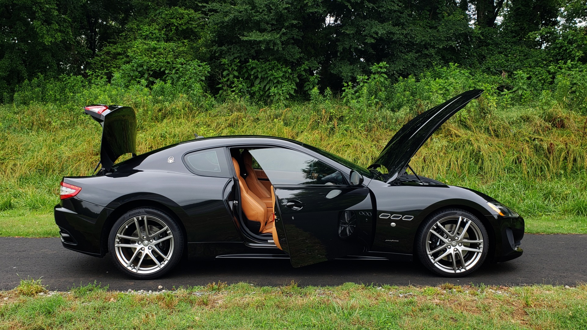 Used 2013 Maserati GRANTURISMO SPORT 4.7L V8 / BOSE / PARK ASSIST / 20IN WHEELS for sale Sold at Formula Imports in Charlotte NC 28227 12