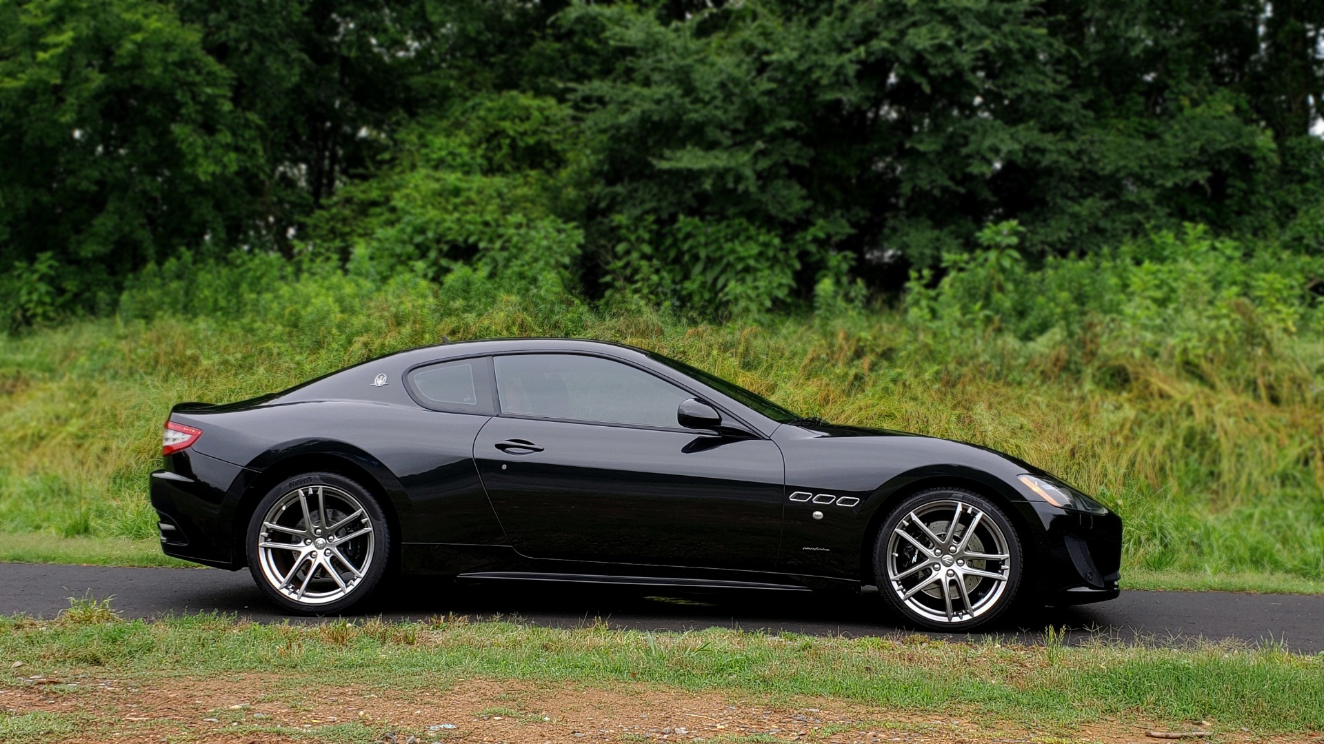 Used 2013 Maserati GRANTURISMO SPORT 4.7L V8 / BOSE / PARK ASSIST / 20IN WHEELS for sale Sold at Formula Imports in Charlotte NC 28227 9